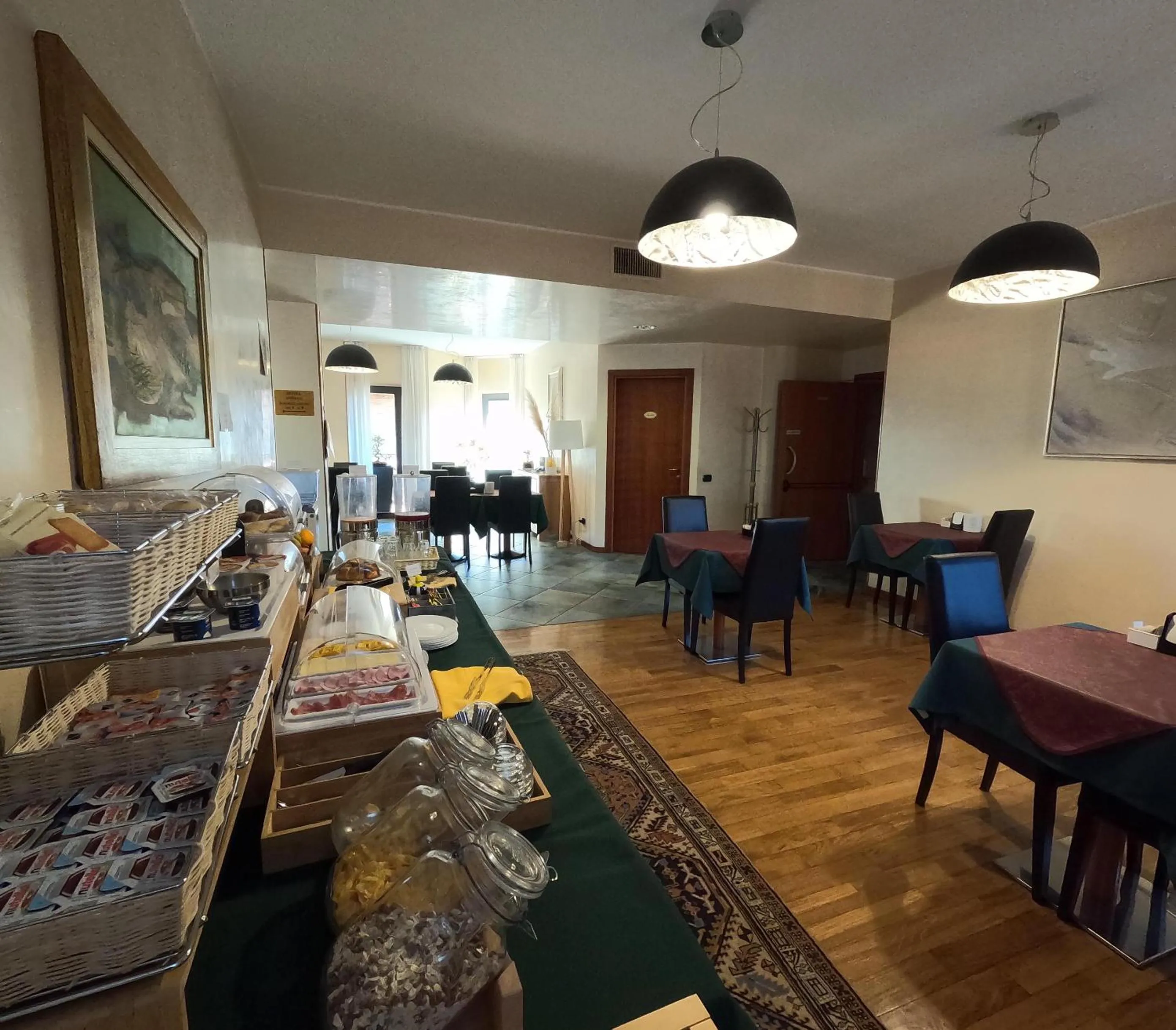 Breakfast in Hotel Air Bag