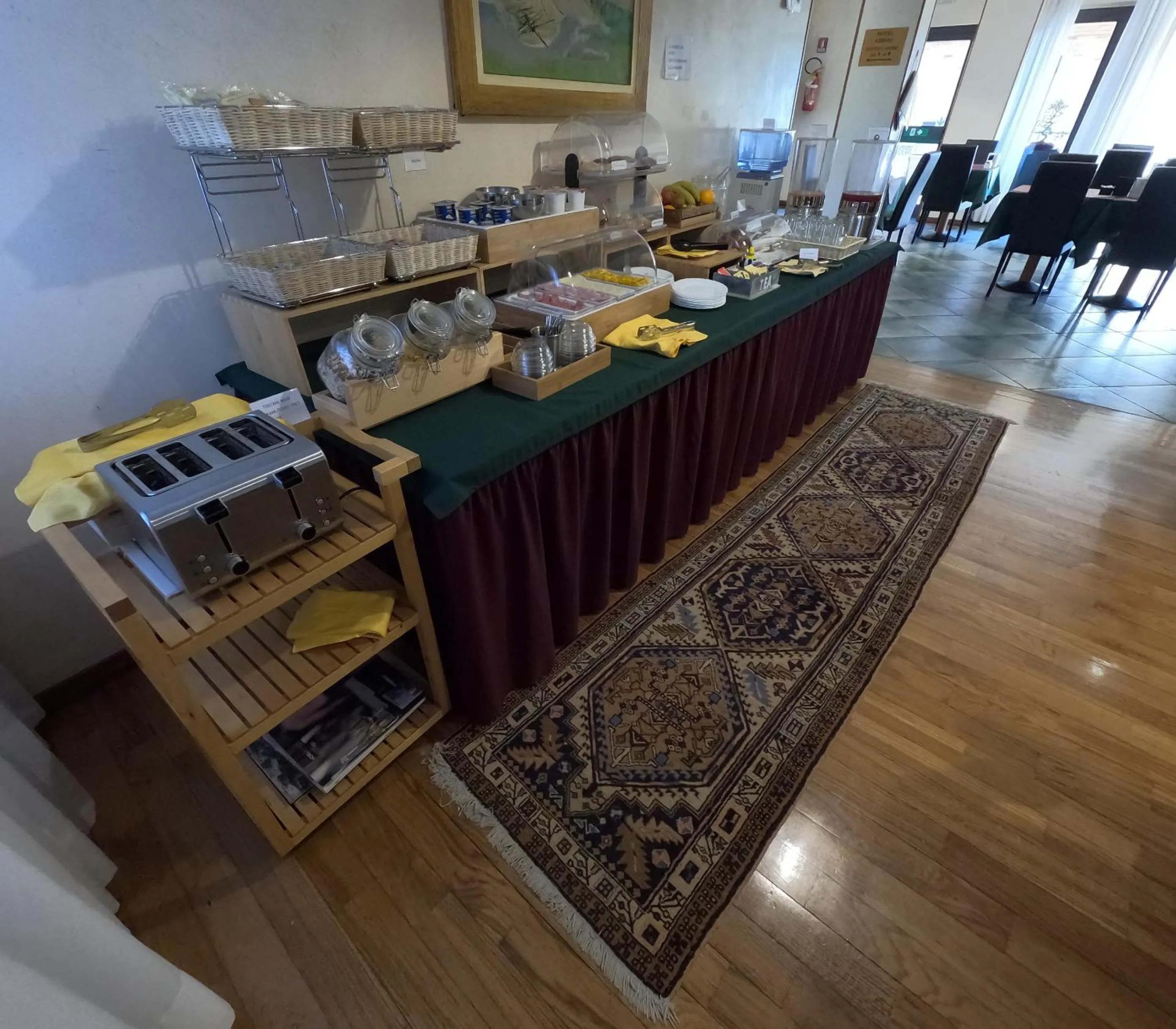 Breakfast in Hotel Air Bag