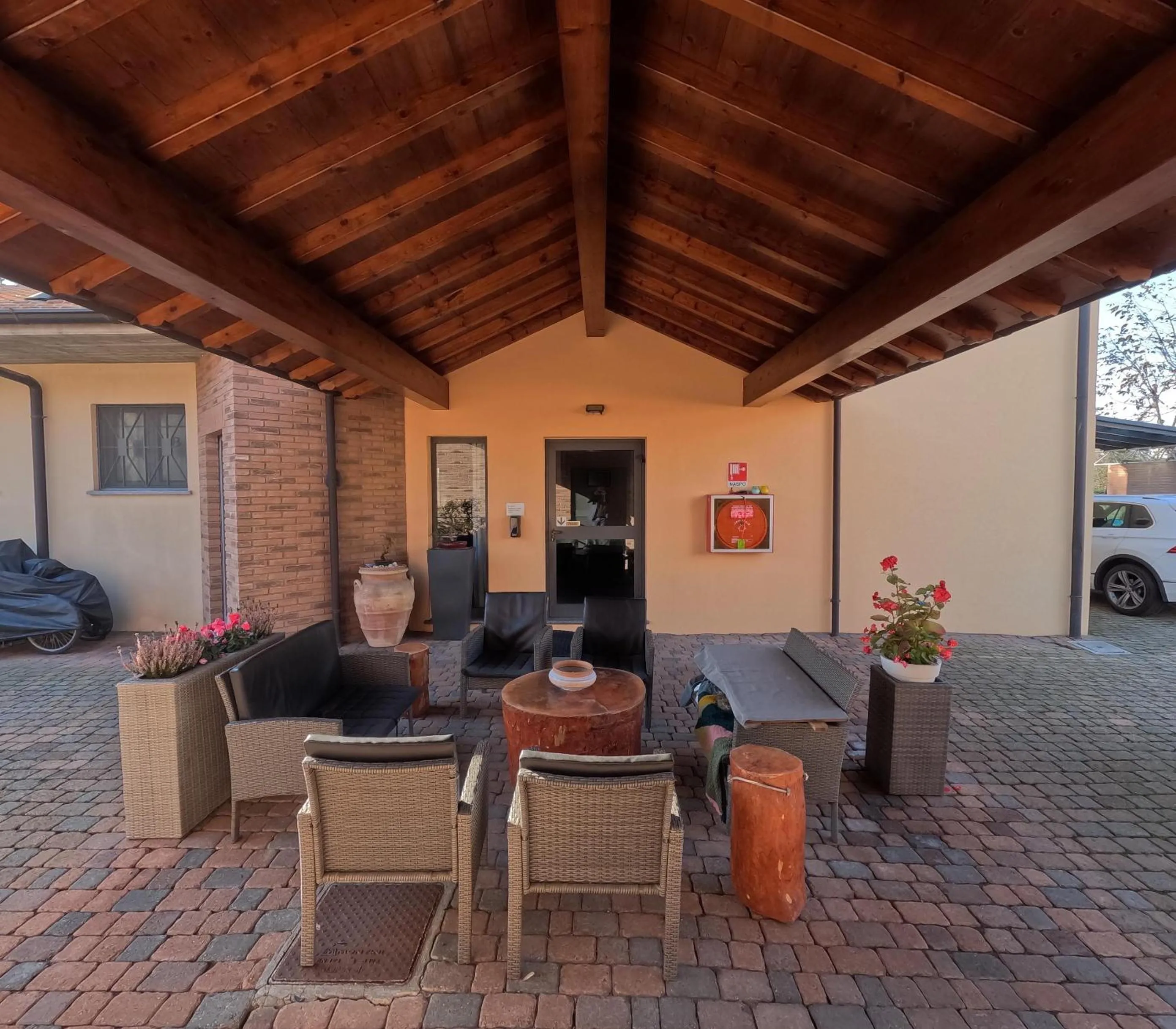 Patio in Hotel Air Bag