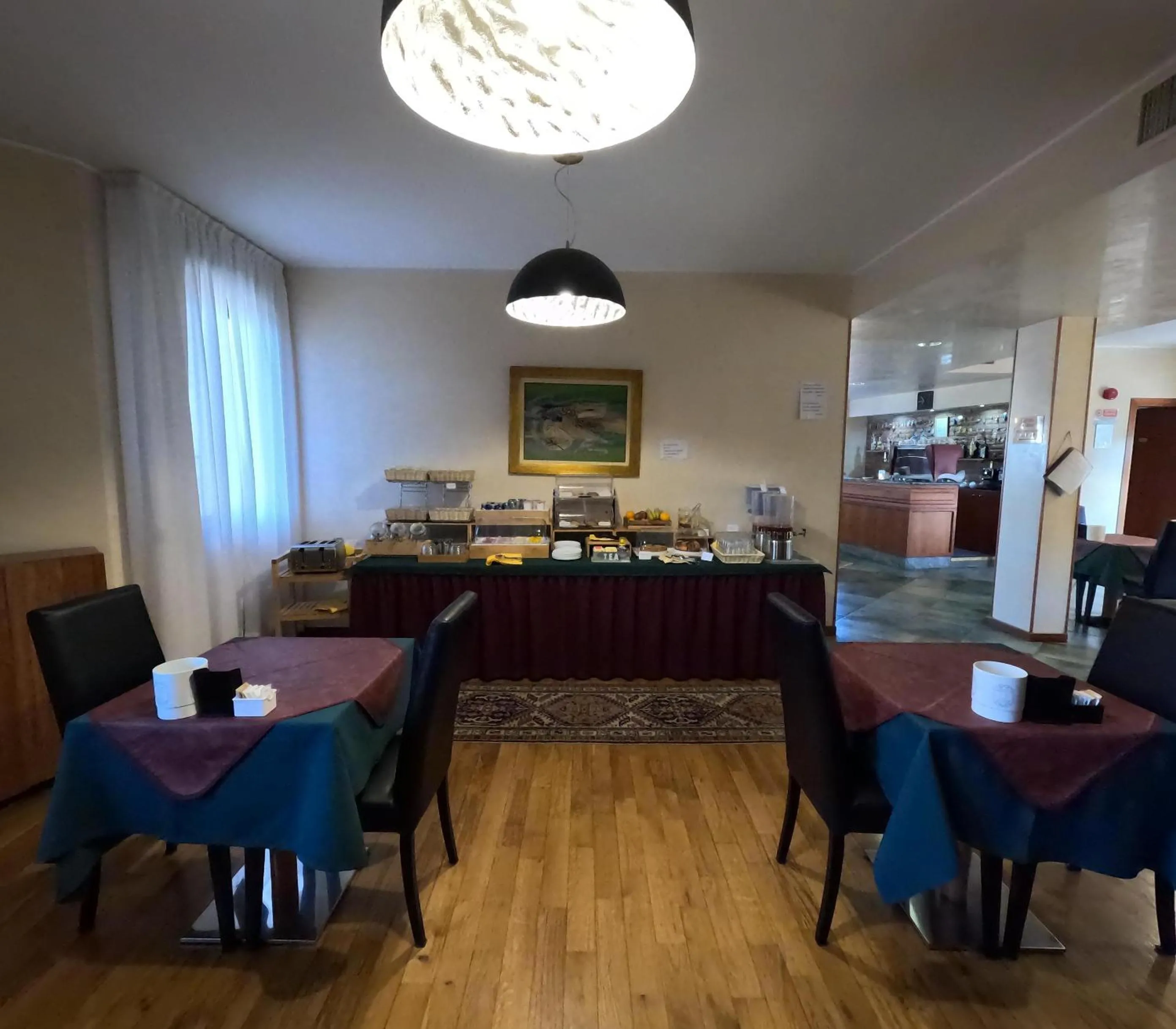 Breakfast in Hotel Air Bag