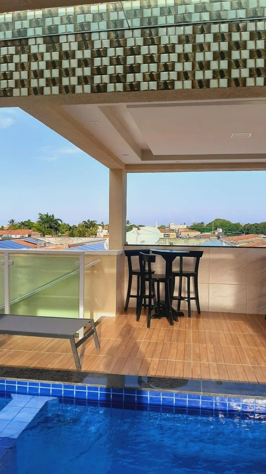 Swimming pool in Hotel Camocim