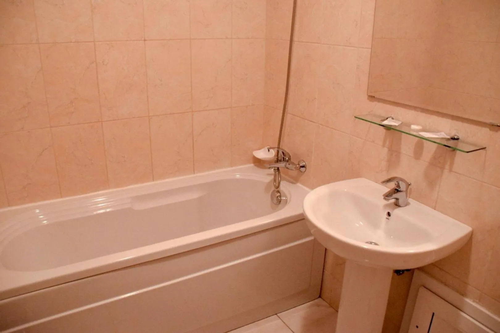 Bathroom in West Gate Studios