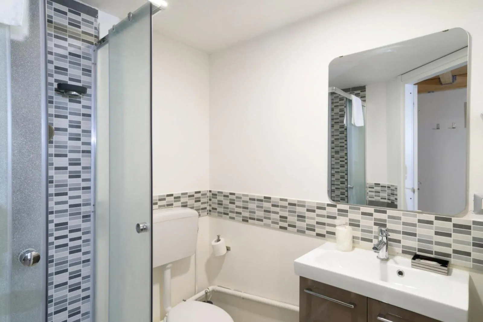 Shower in Sarracino Relais