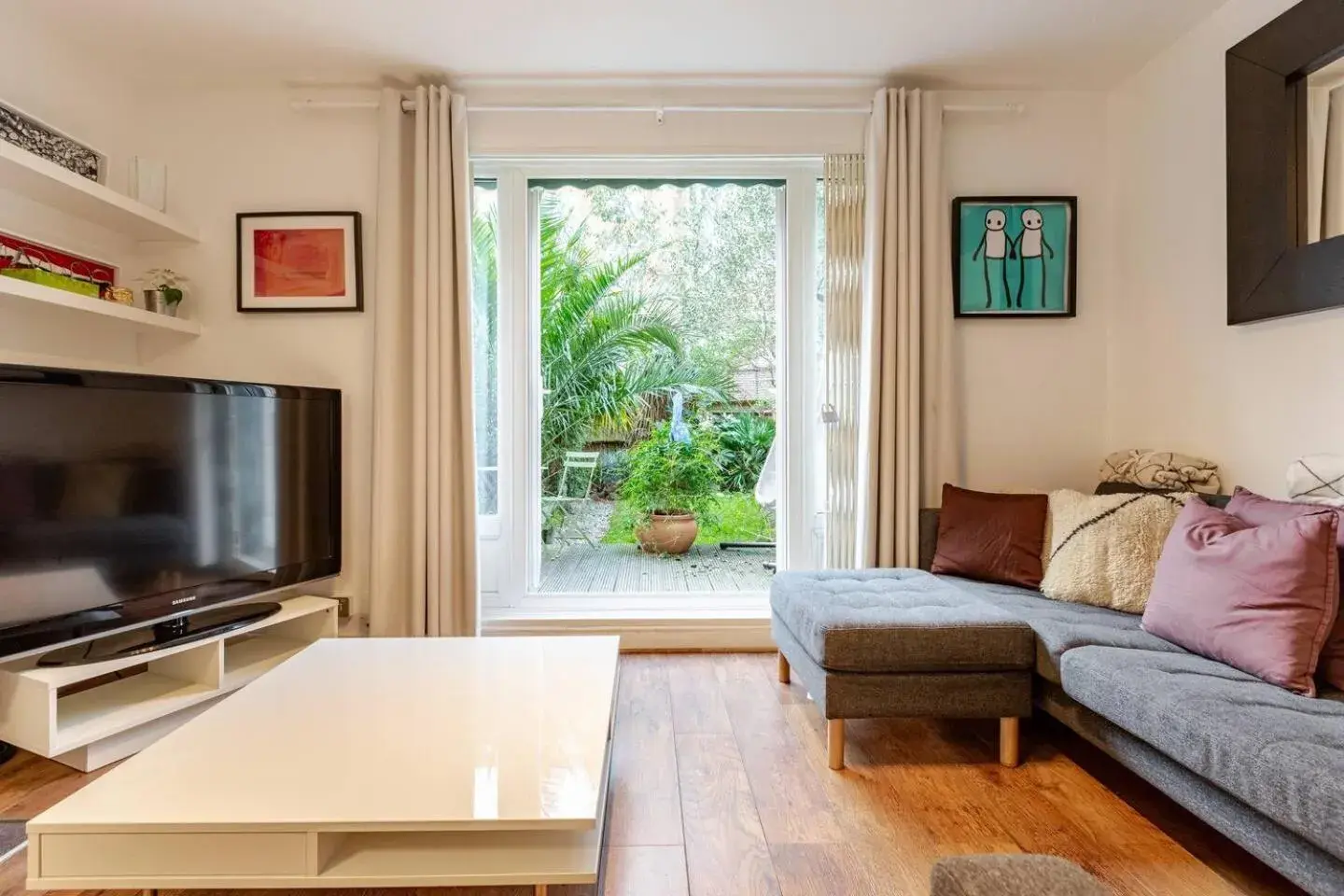 Charming 2-Bed Garden Flat Charming 2-Bed Garden Flat
