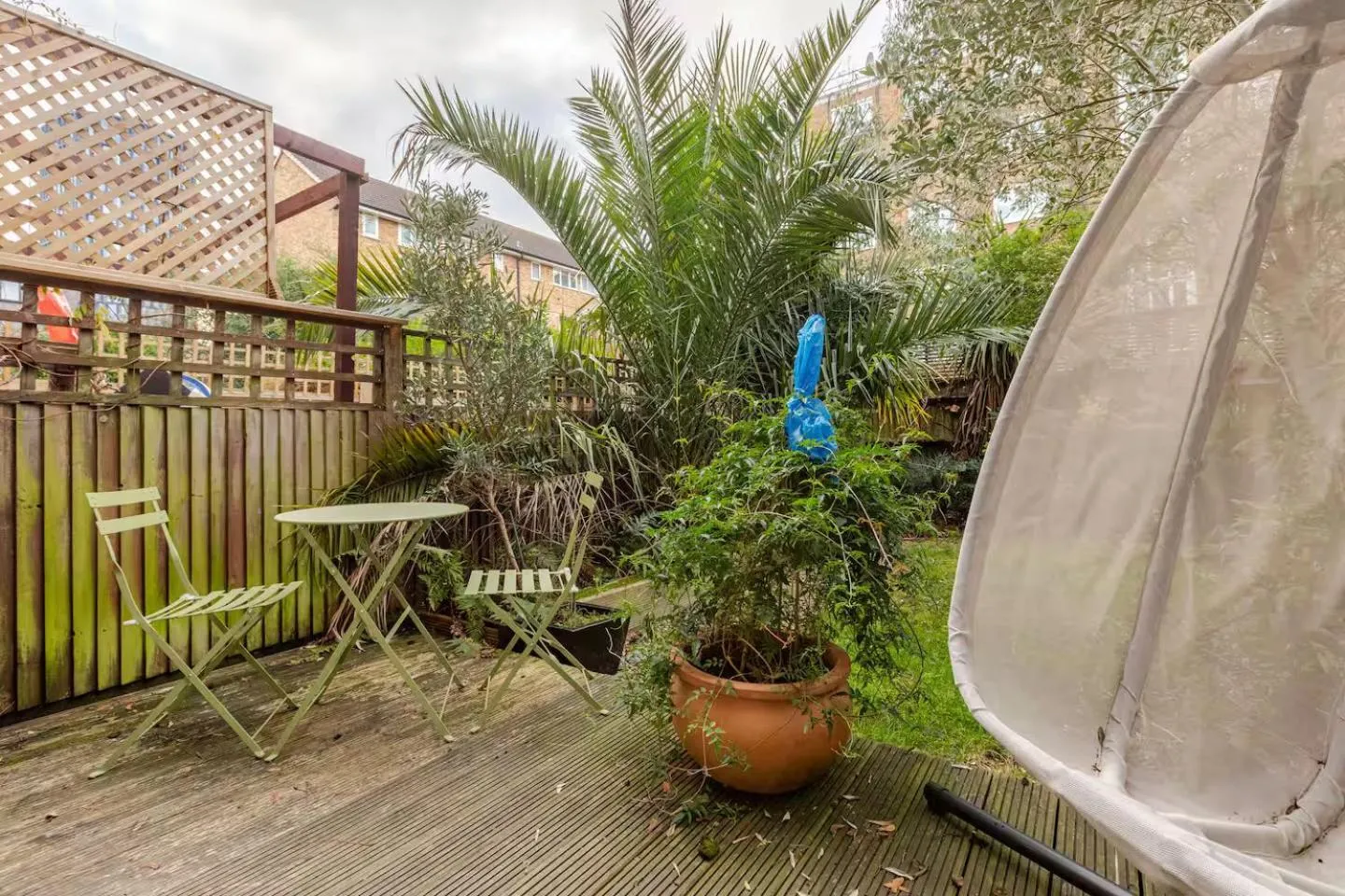 Charming 2-Bed Garden Flat