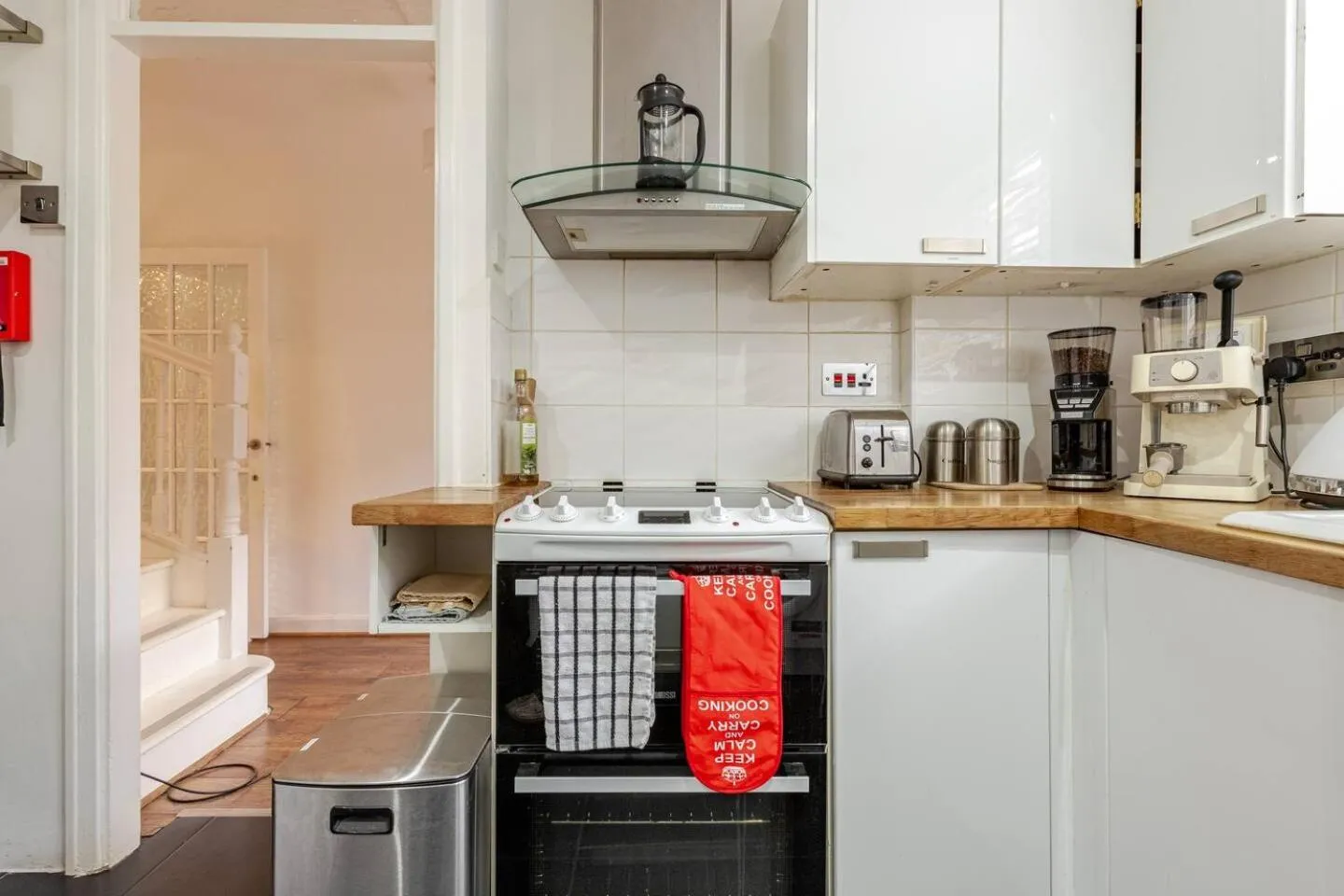 Charming 2-Bed Garden Flat