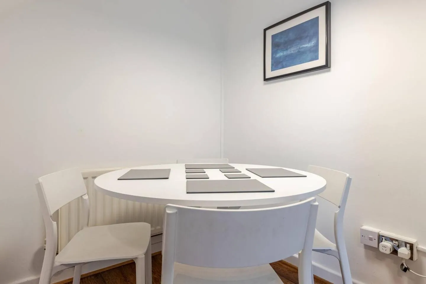 Charming 2-Bed Garden Flat