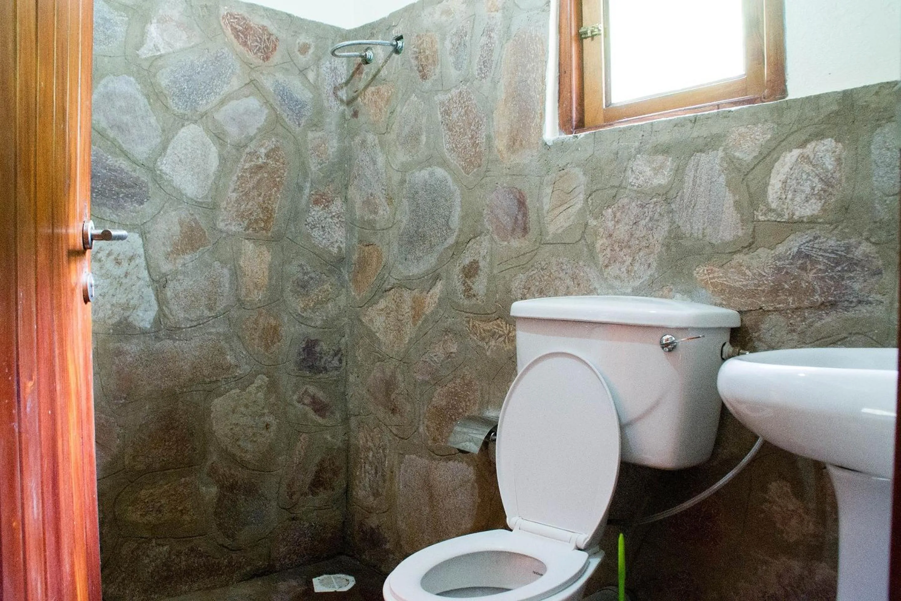 Toilet in Ichumbi Gorilla Lodge