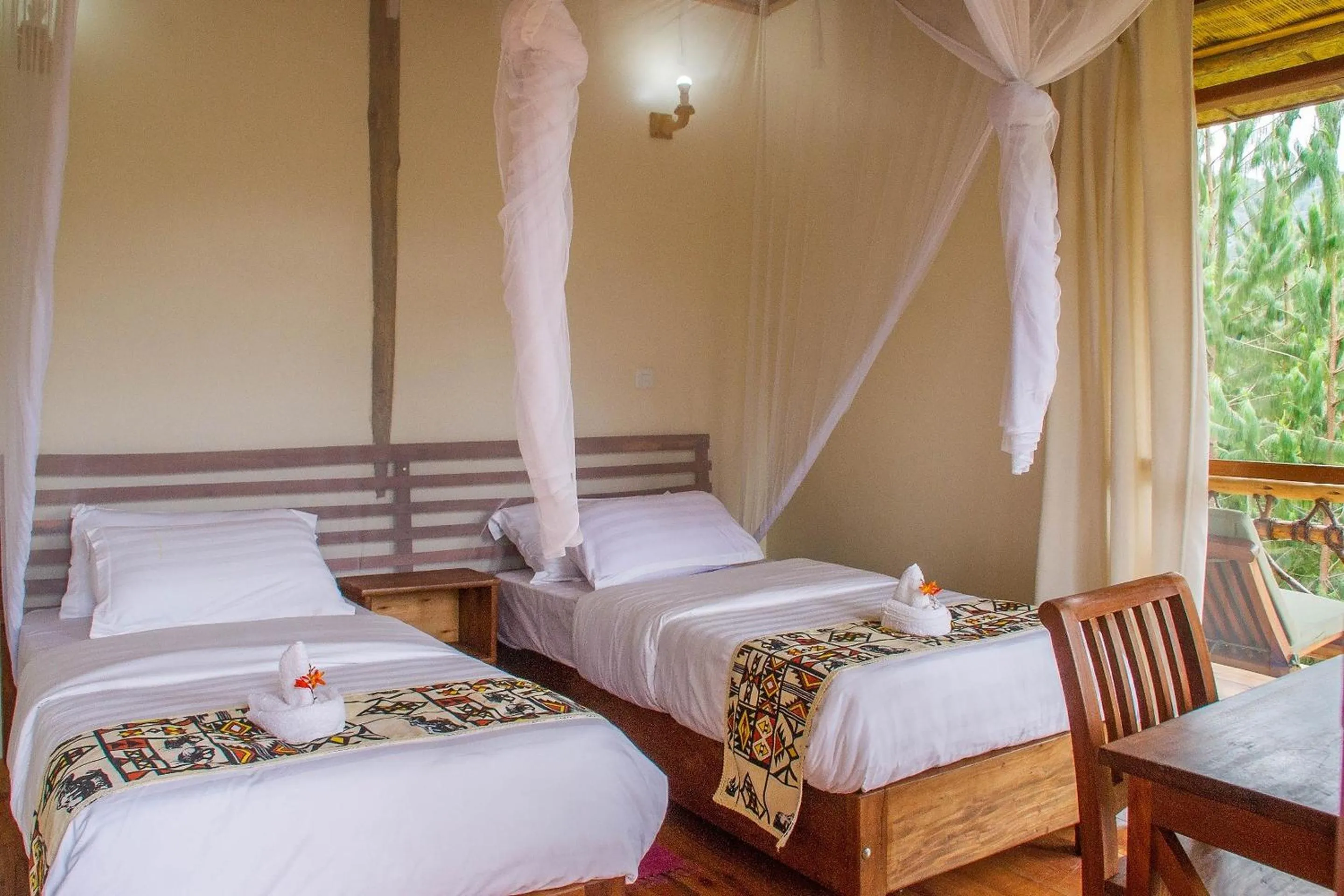 Photo of the whole room, Bed in Ichumbi Gorilla Lodge