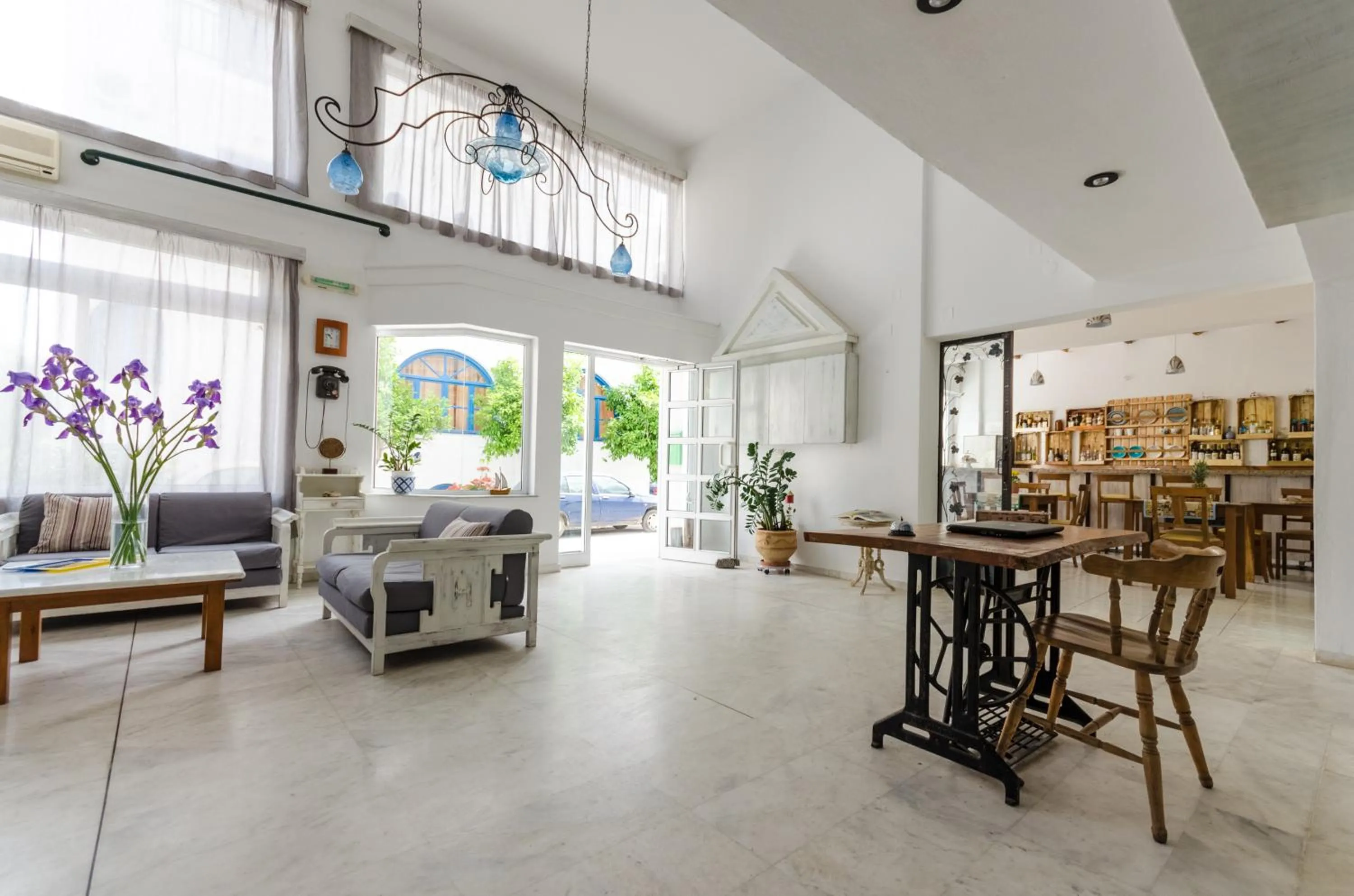 Lobby or reception in Happiness Apartments