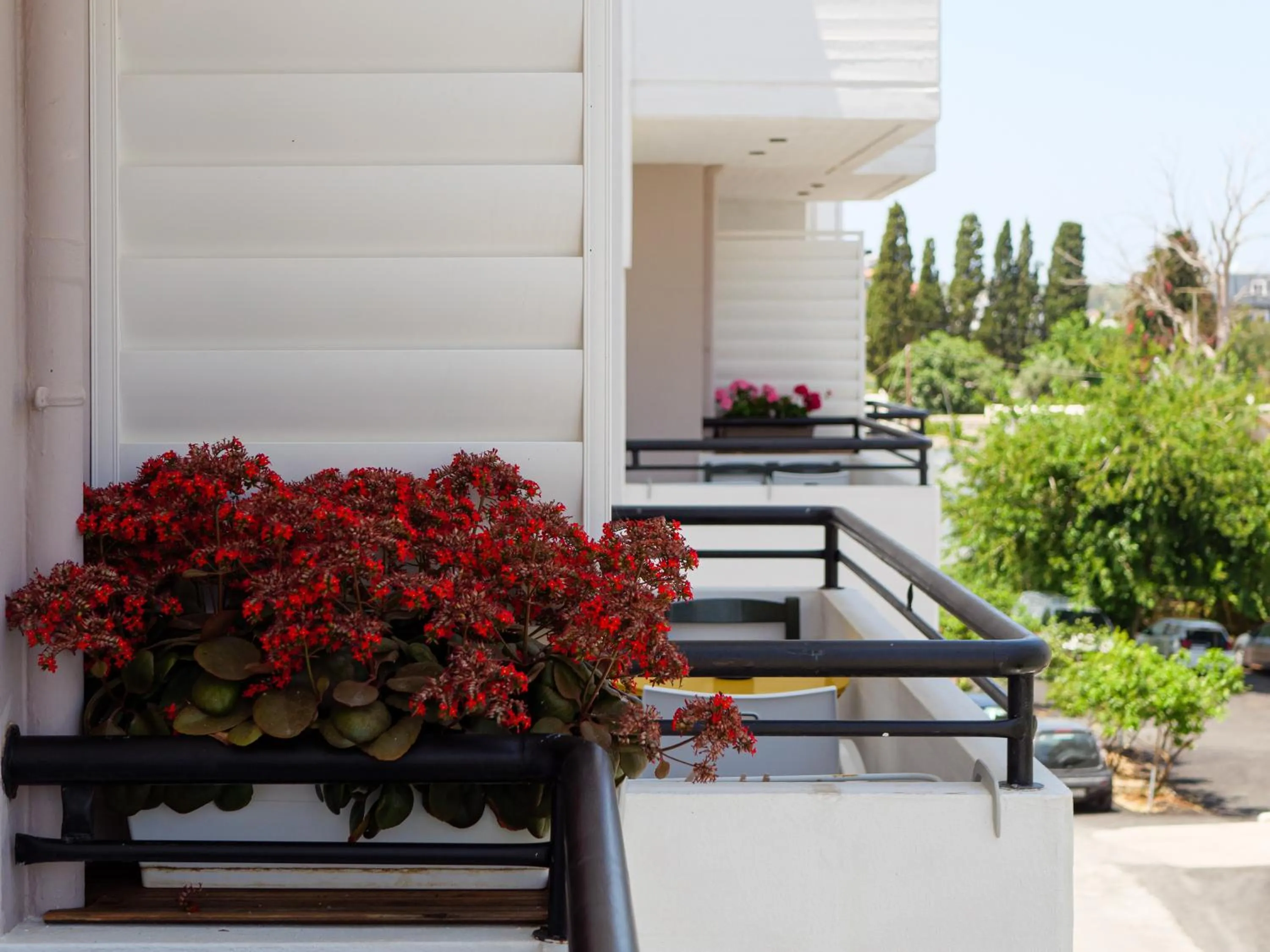 Happiness Apartments