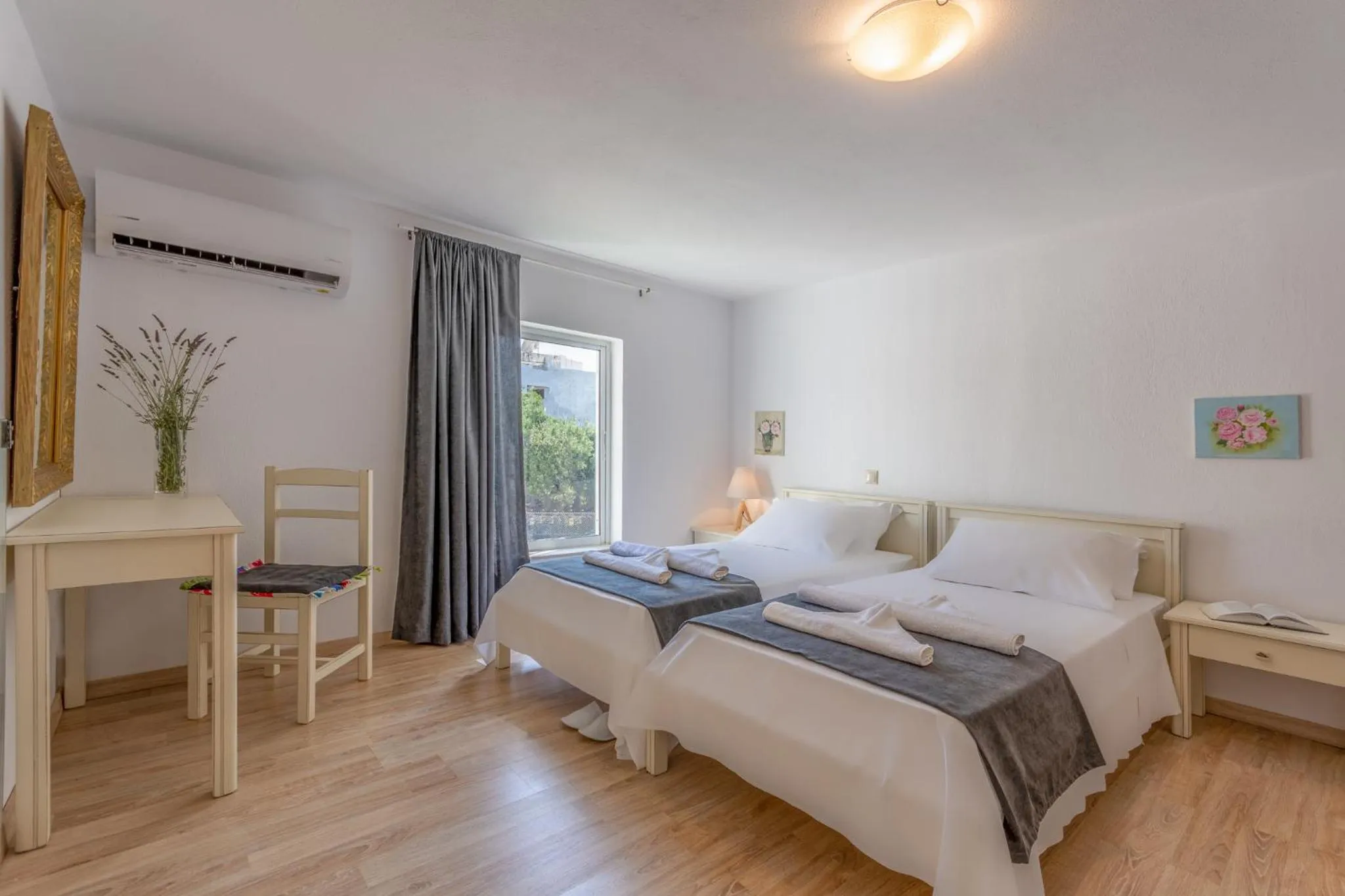 Bed in Happiness Apartments