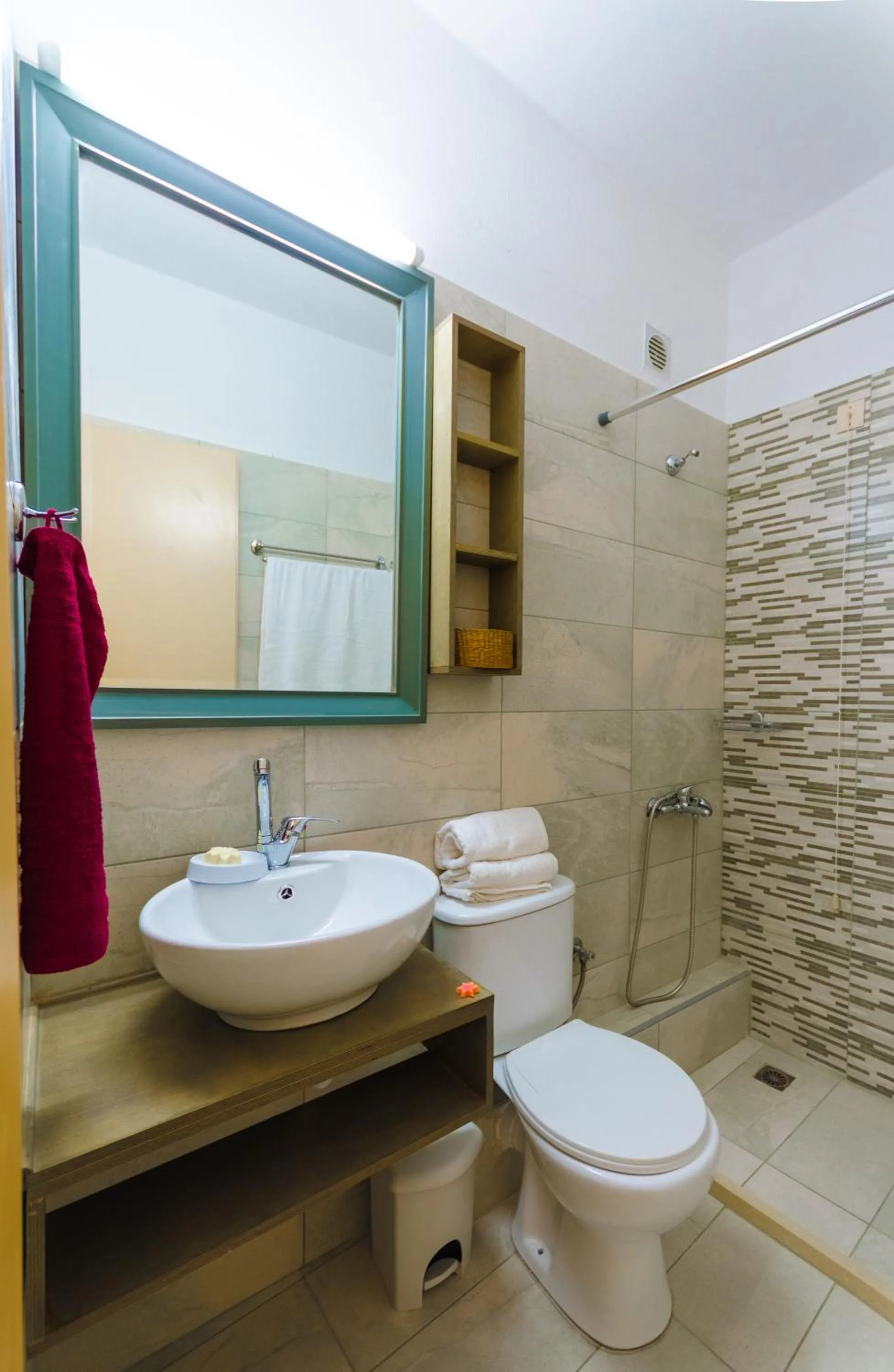 Happiness Apartments