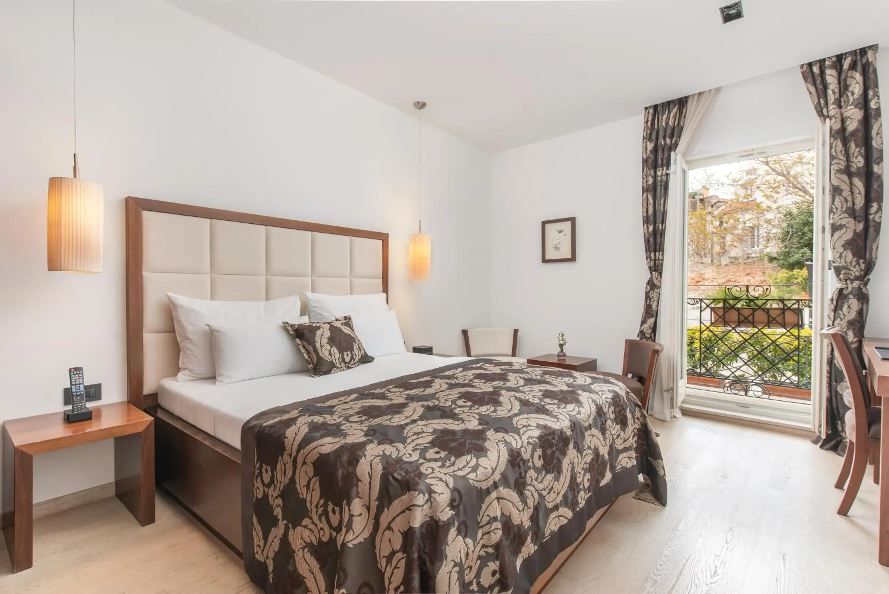 Bedroom, Bed in Marmont Heritage Hotel Bedroom, Bed in Marmont Heritage Hotel