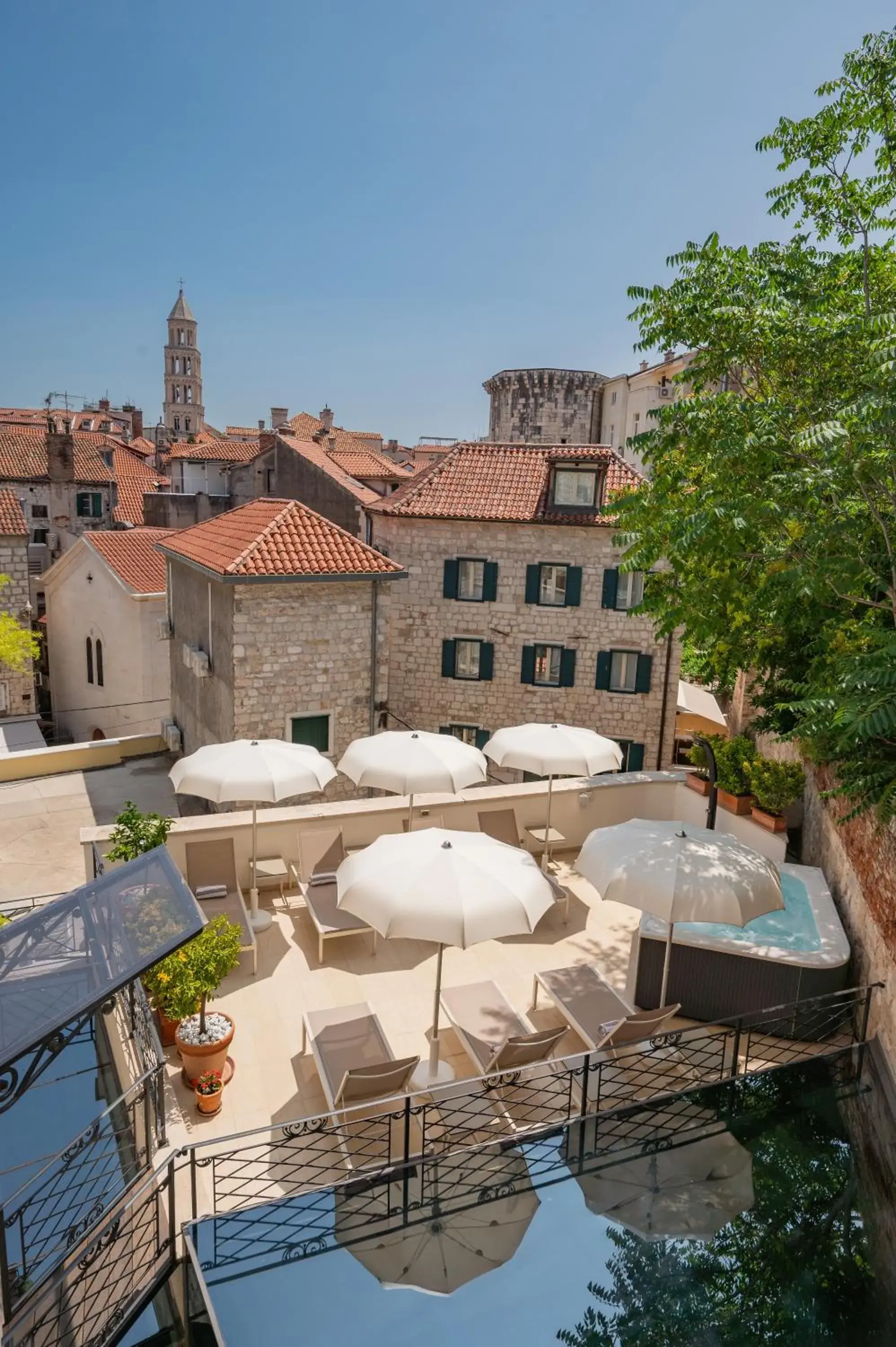 sunbed in Marmont Heritage Hotel sunbed in Marmont Heritage Hotel