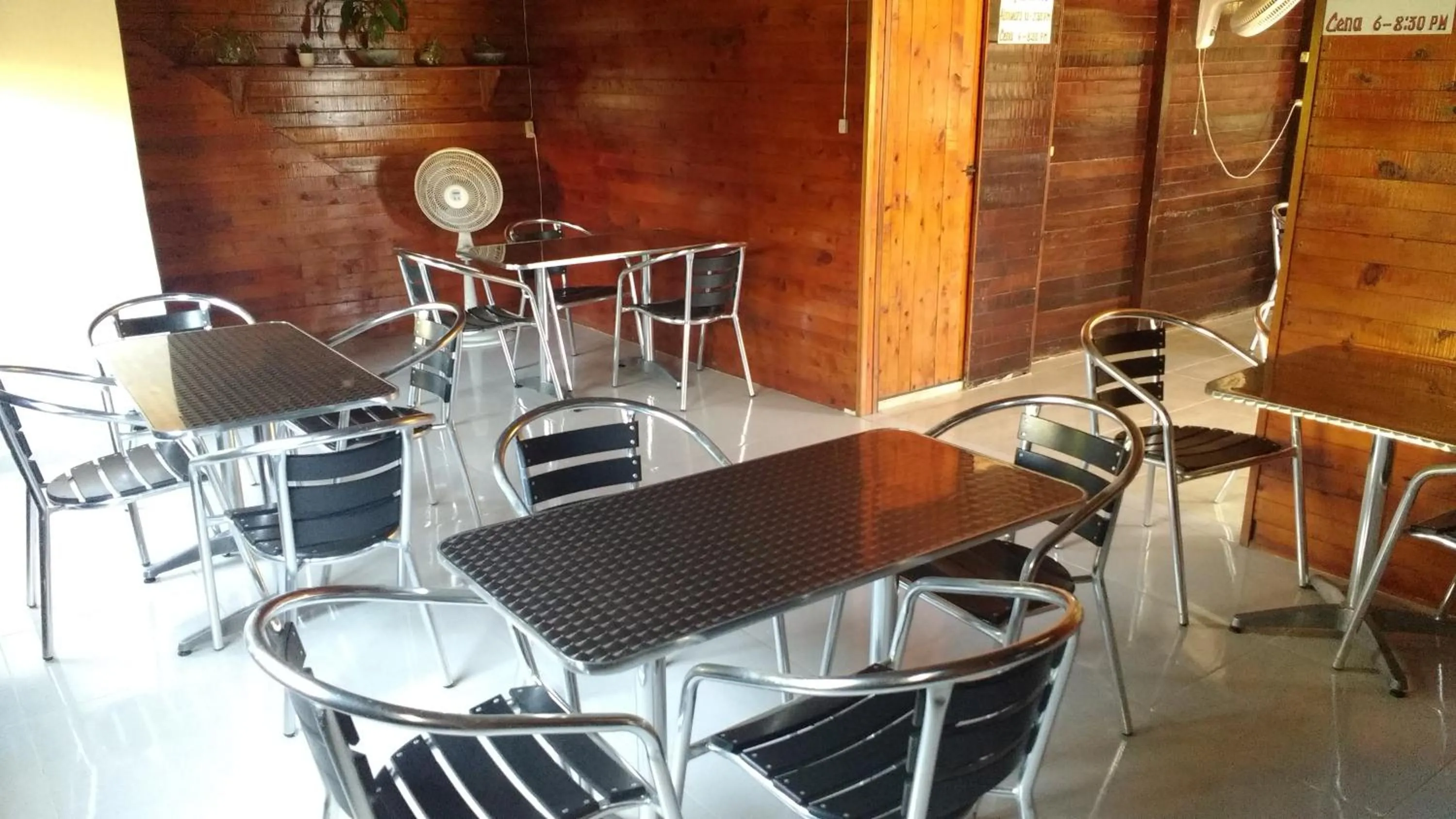 Restaurant/places to eat in Hotel Bahía Yubarta
