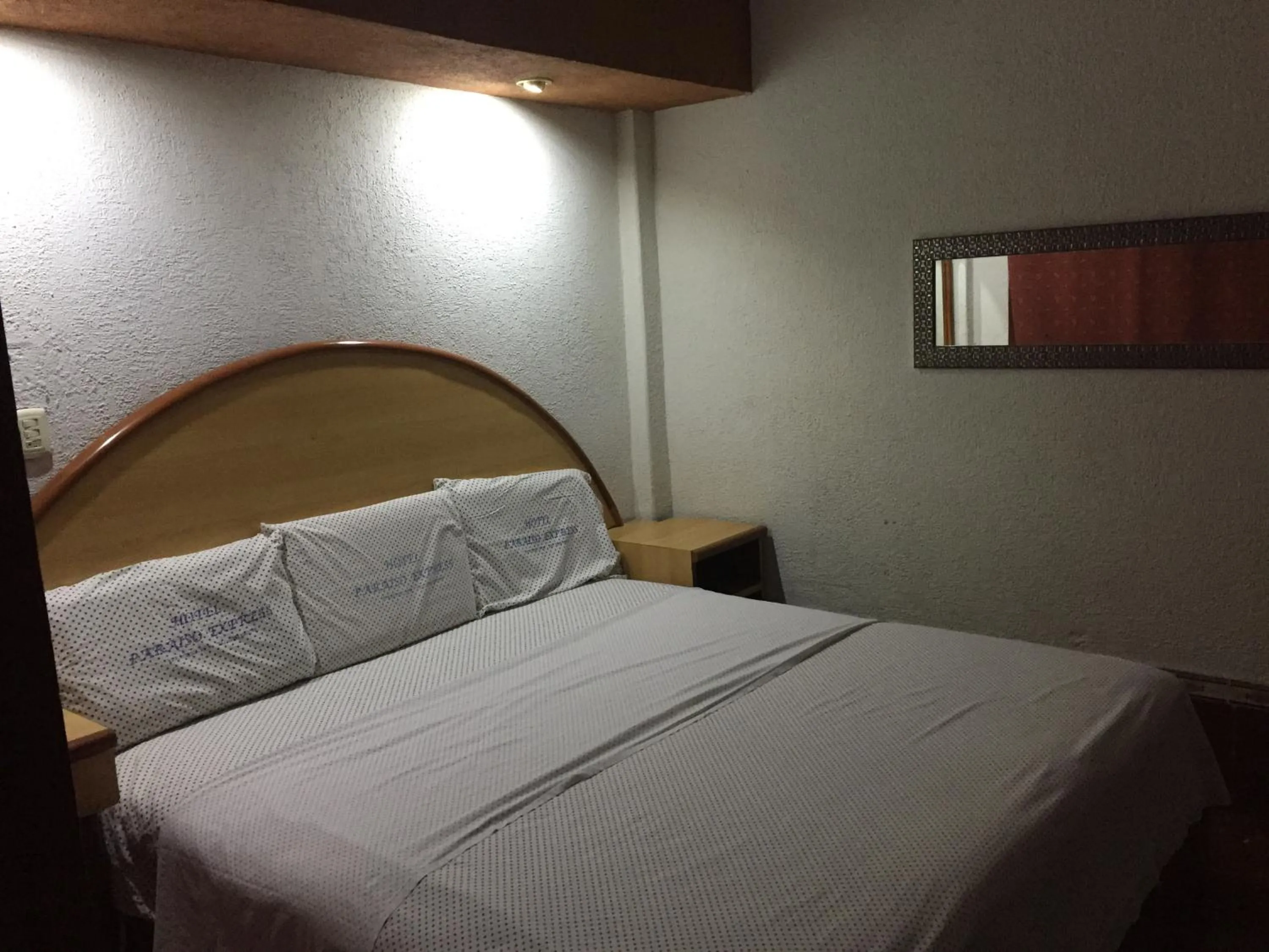 Photo of the whole room, Bed in Hotel Paraiso Express