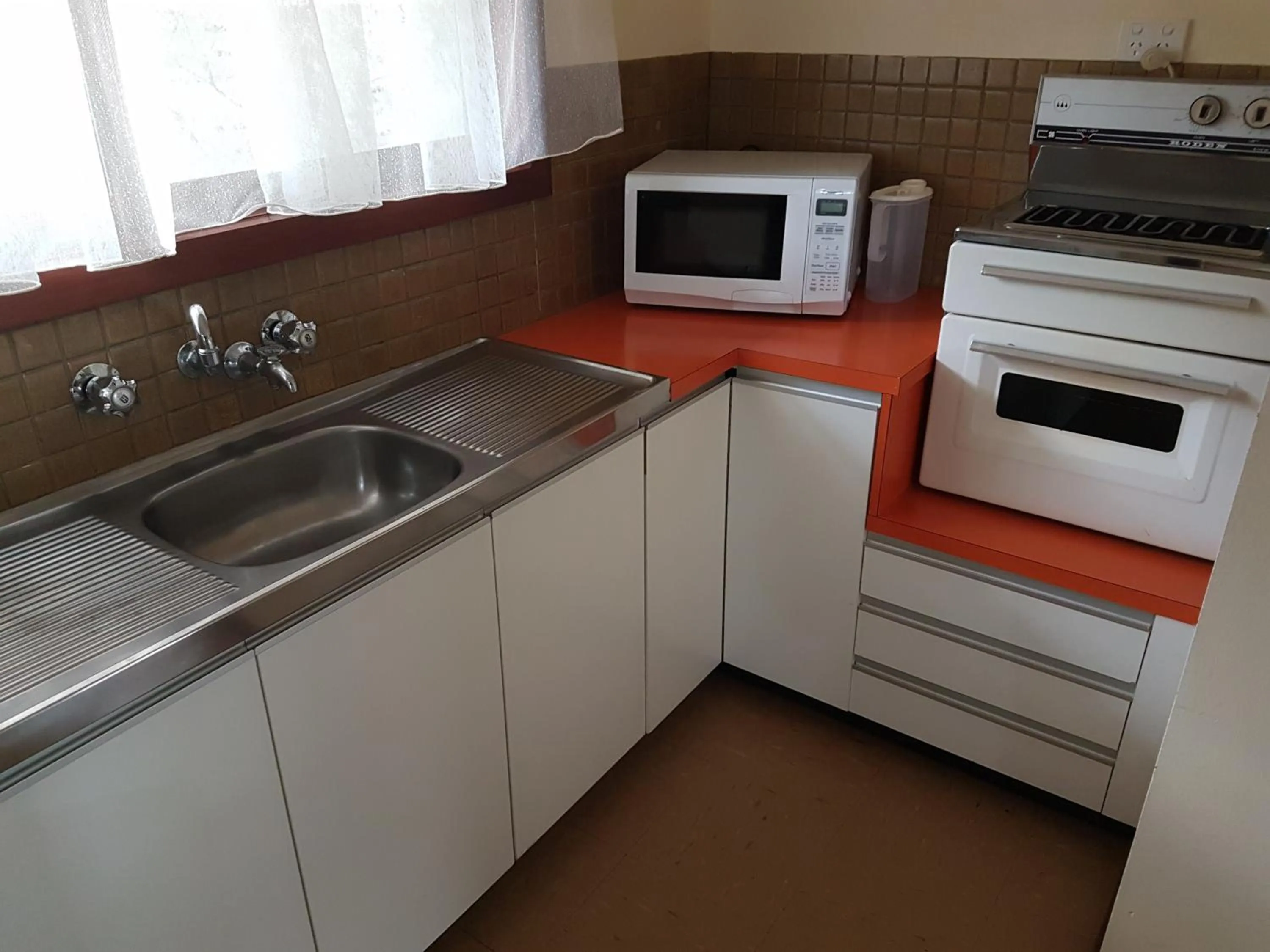 Kitchen or kitchenette in Leigh Creek Outback Resort