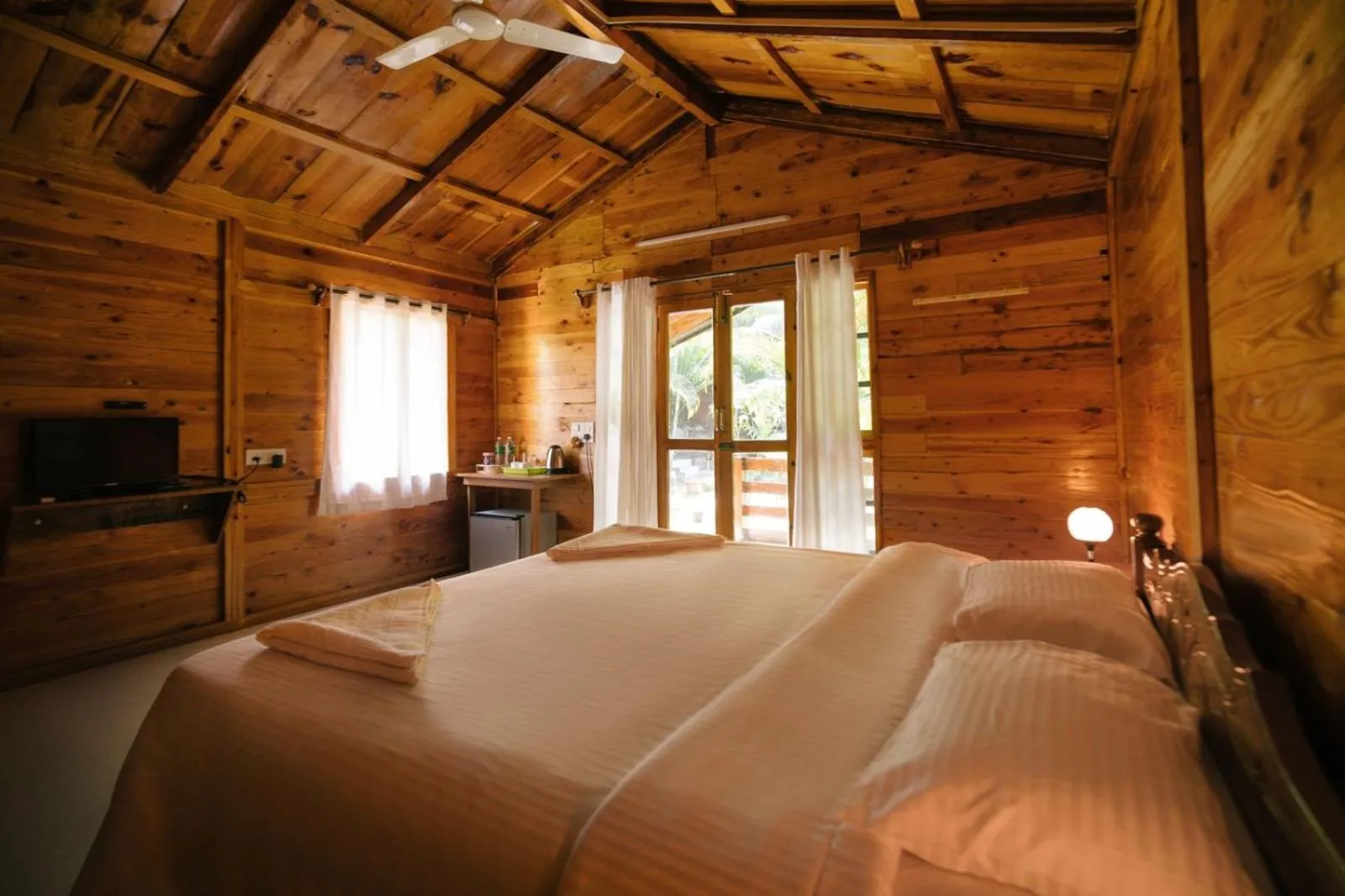 Deluxe Double Room with Balcony in Oxygen Palolem