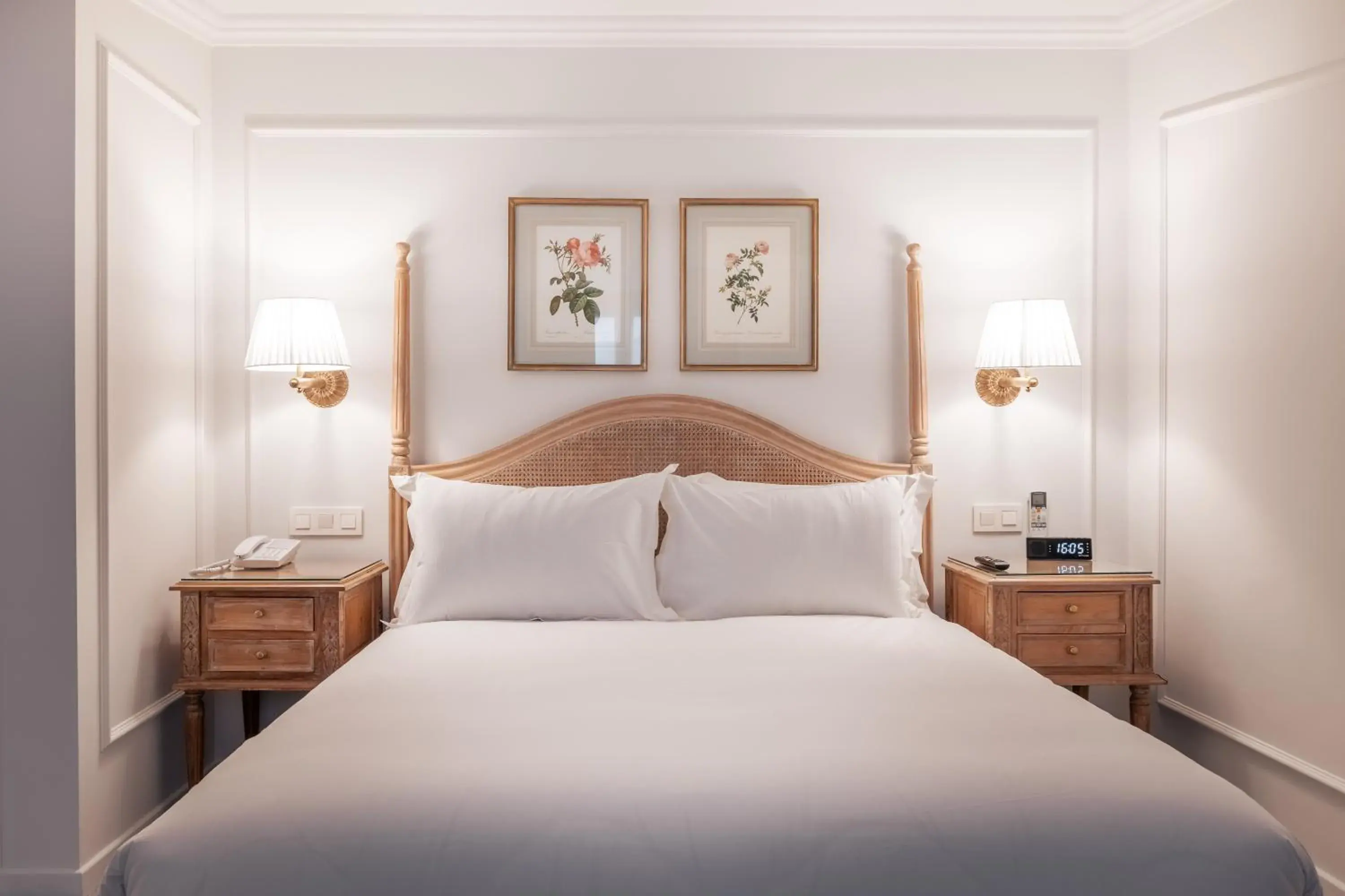 Bed in Hotel Manos Stephanie Bed in Hotel Manos Stephanie