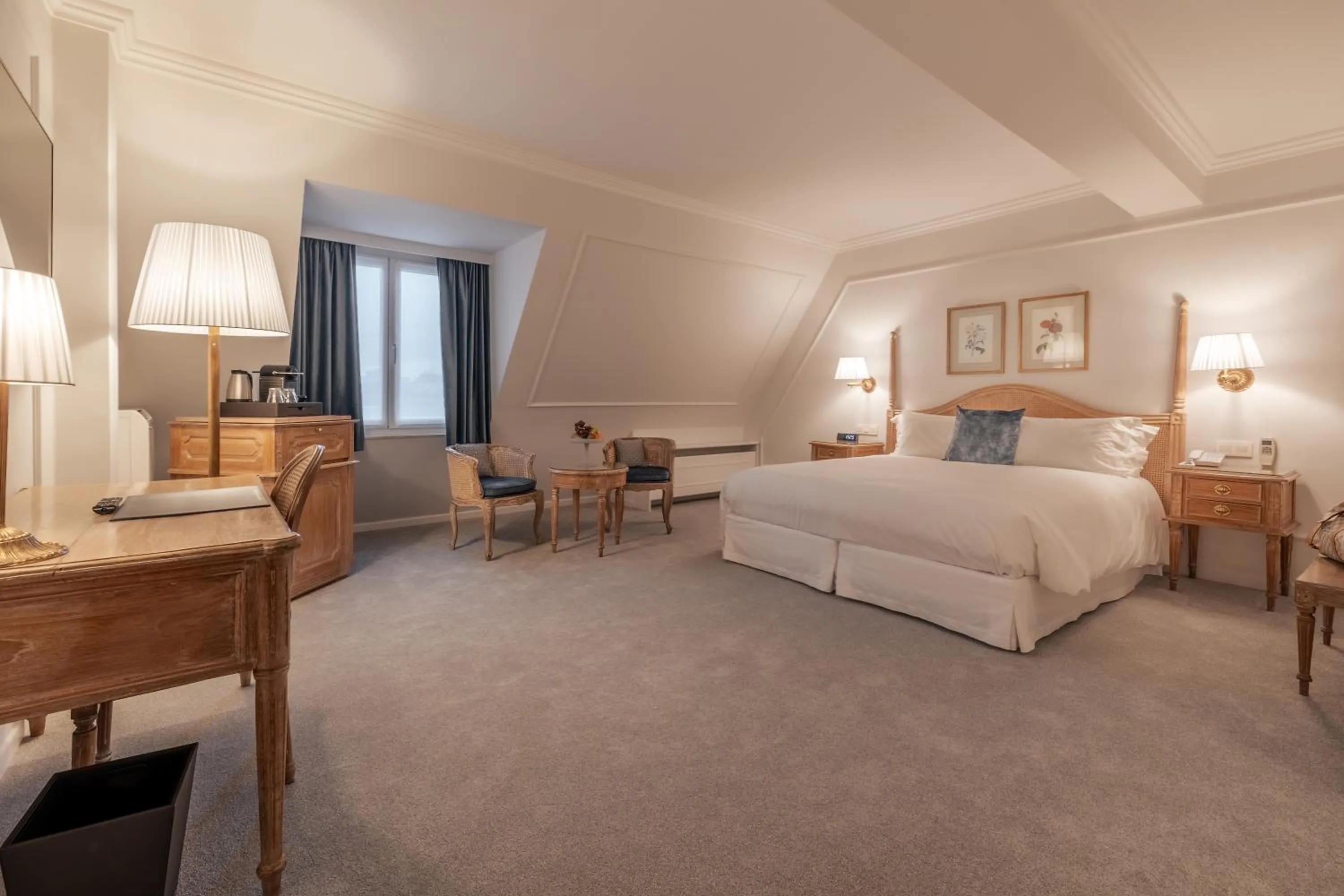 Bed in Hotel Manos Stephanie