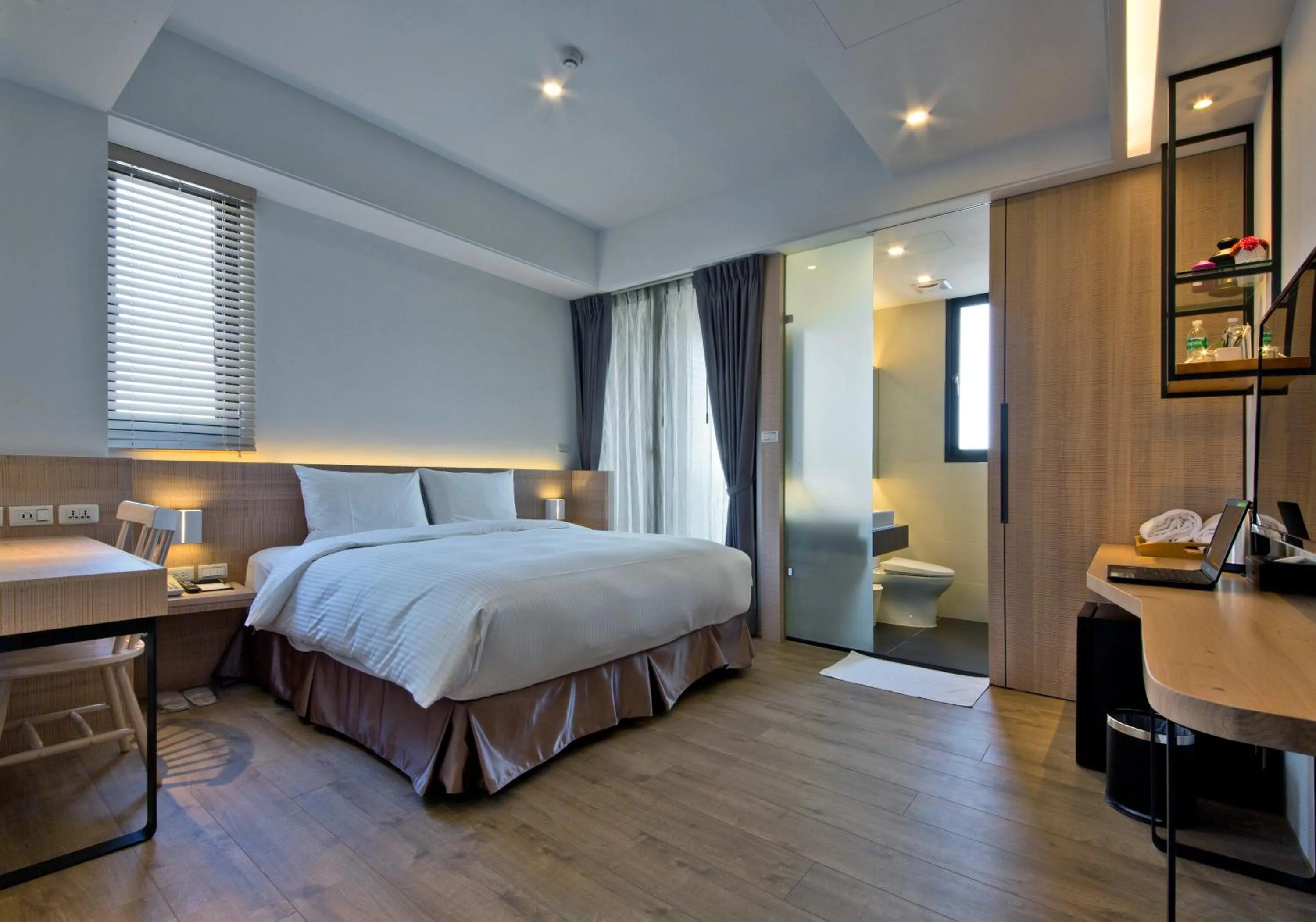 Photo of the whole room, Bed in Joy Inn