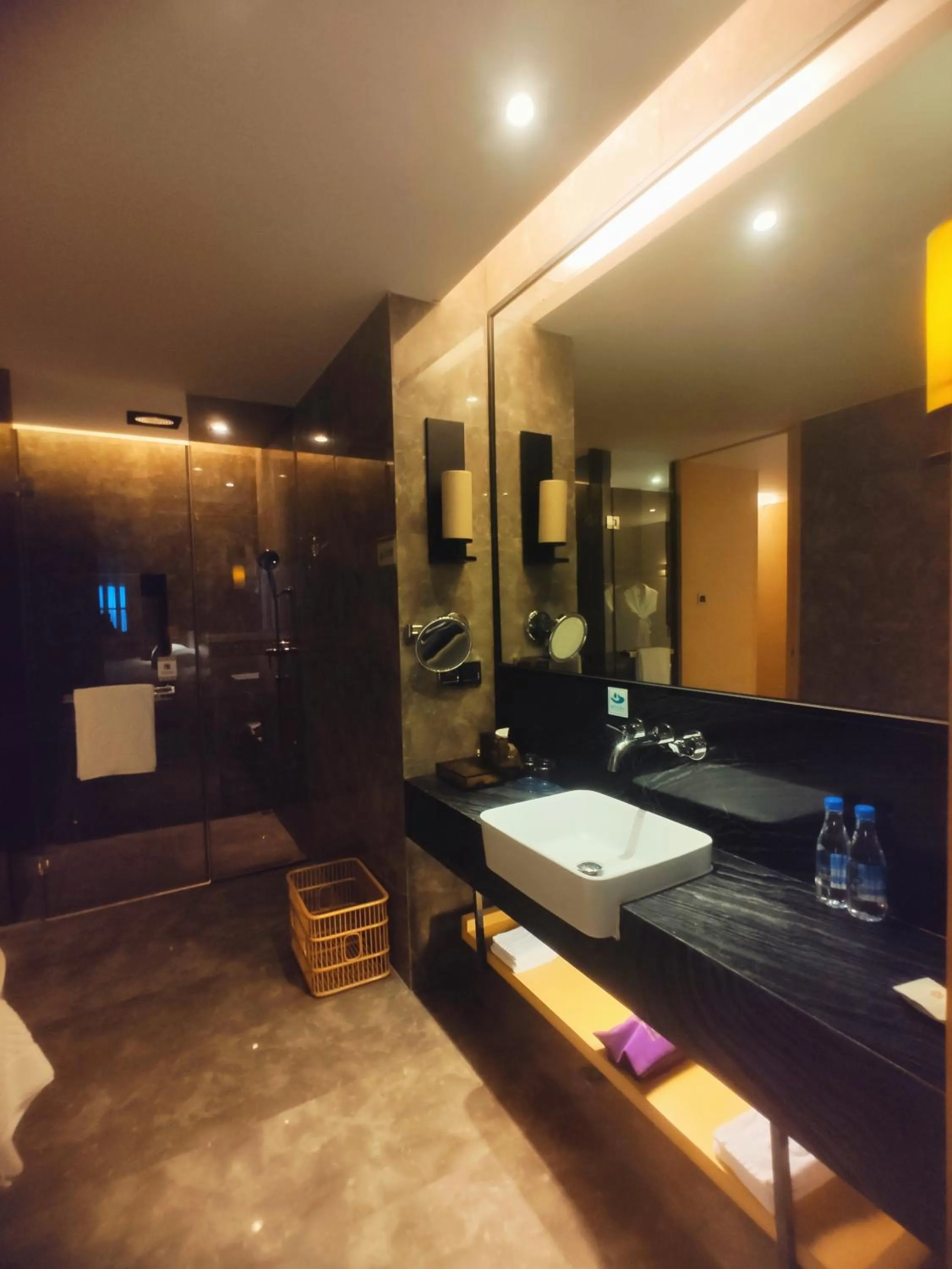 Mels Weldon Evergreen Lake Hotel Heyuan