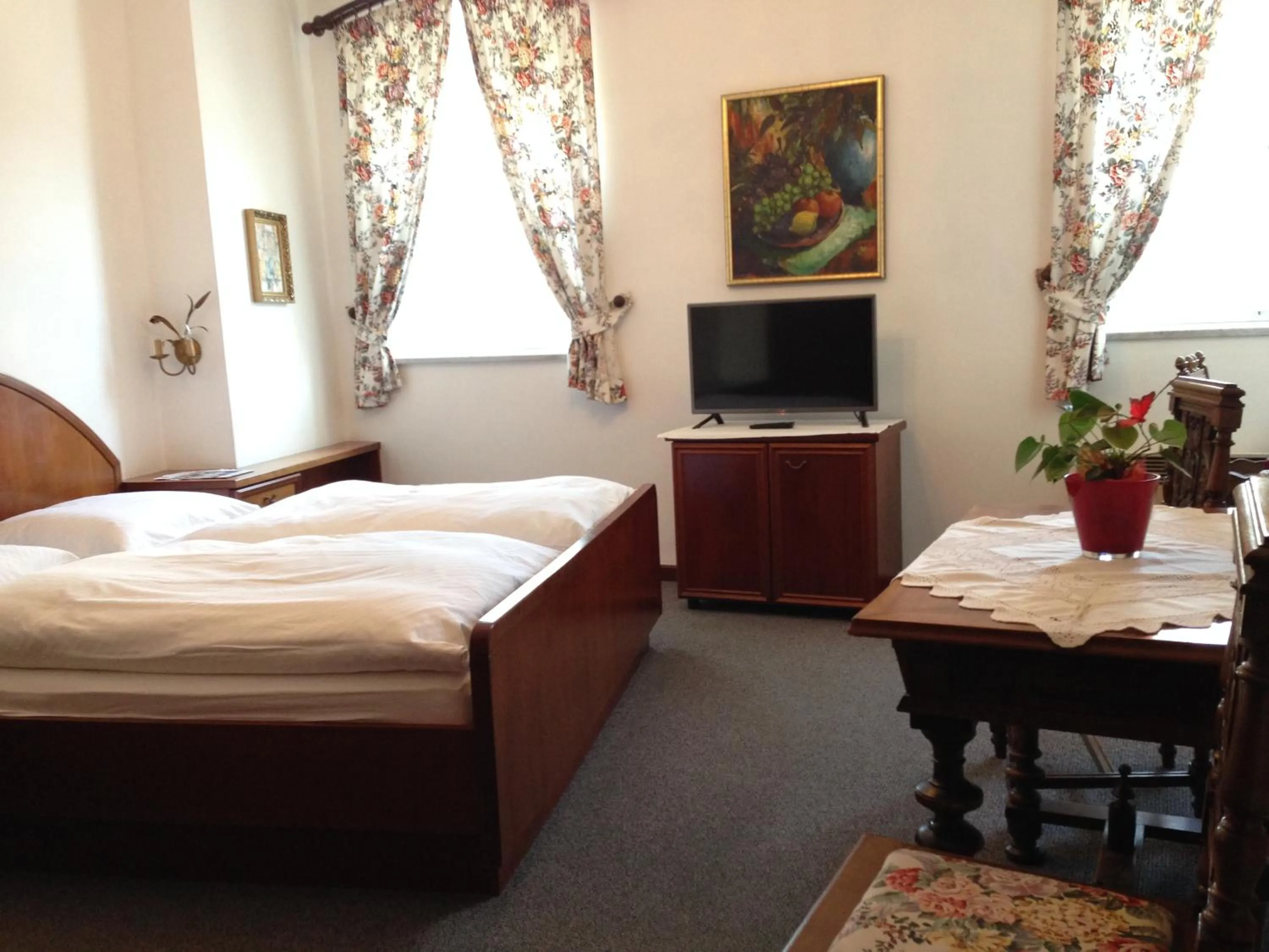 Photo of the whole room, Bed in Gasthof Mitter
