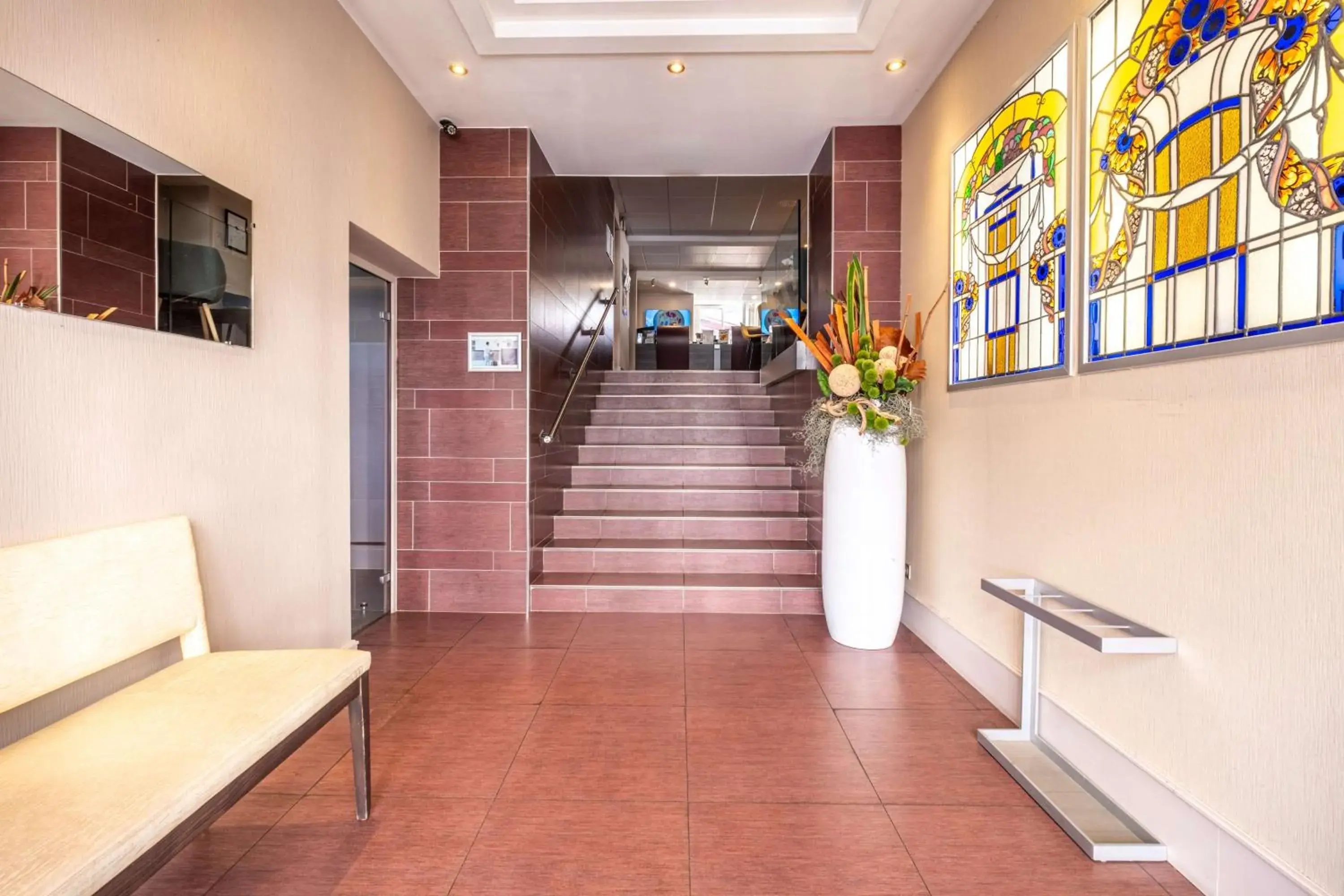 Lobby or reception in Best Western Plus Richelieu Lobby or reception in Best Western Plus Richelieu