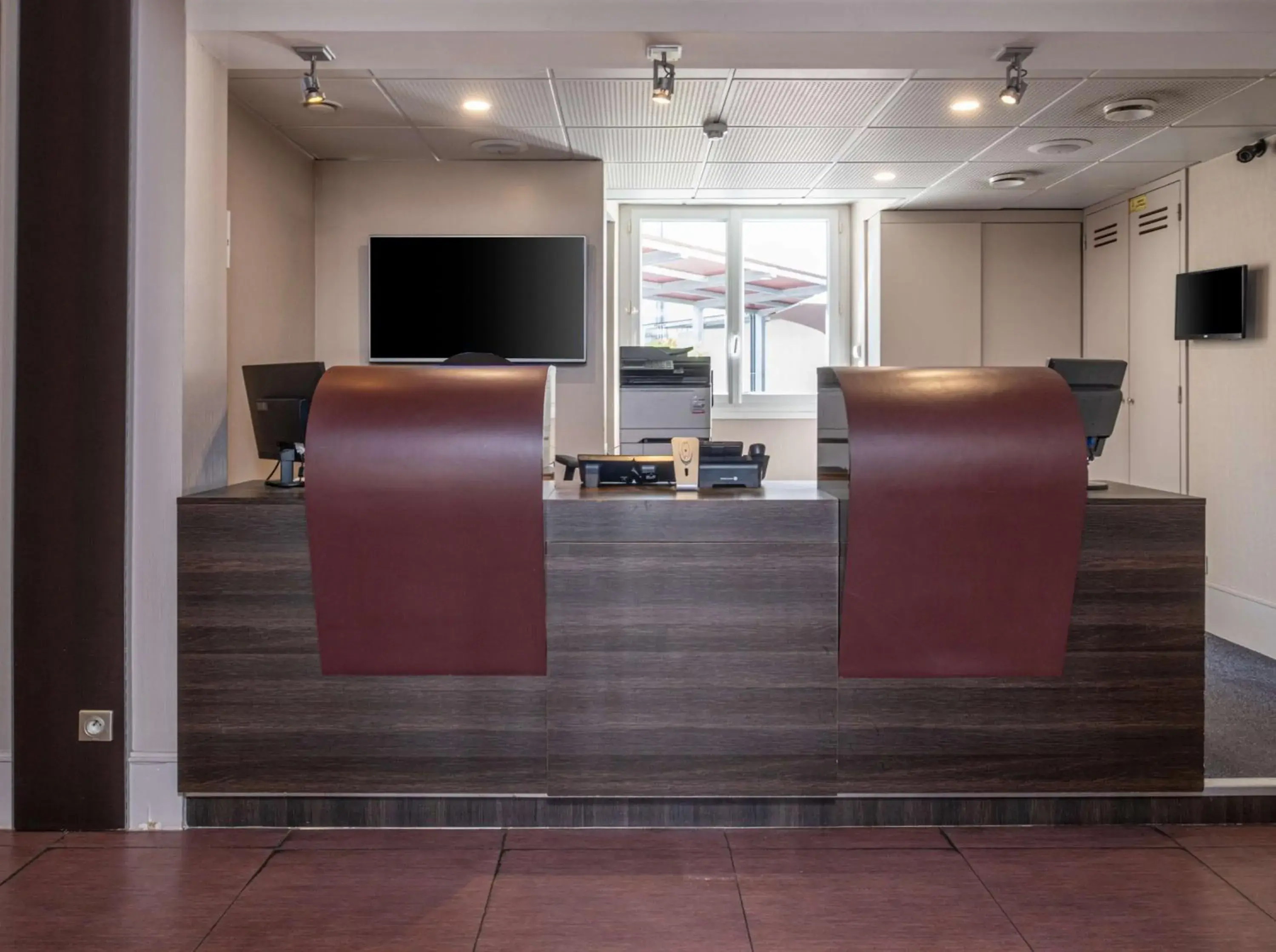 Lobby or reception in Best Western Plus Richelieu Lobby or reception in Best Western Plus Richelieu