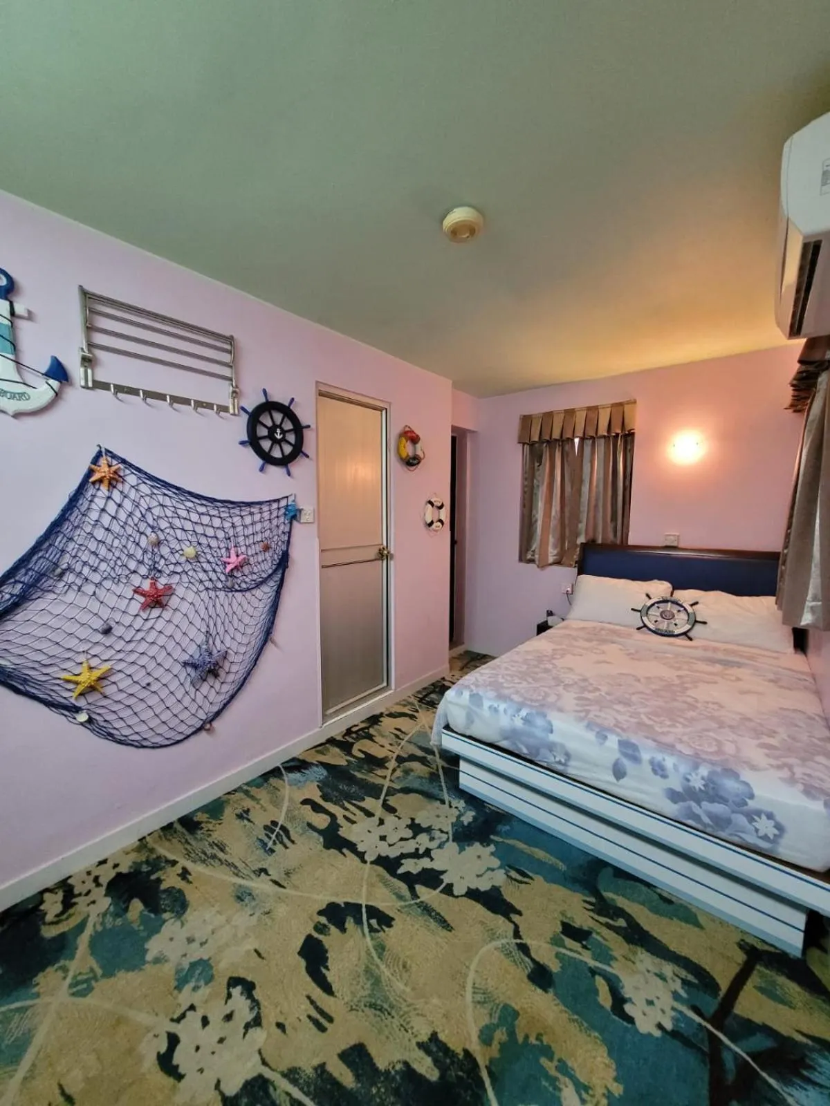 Photo of the whole room, Bed in Man Lai Wah Resort