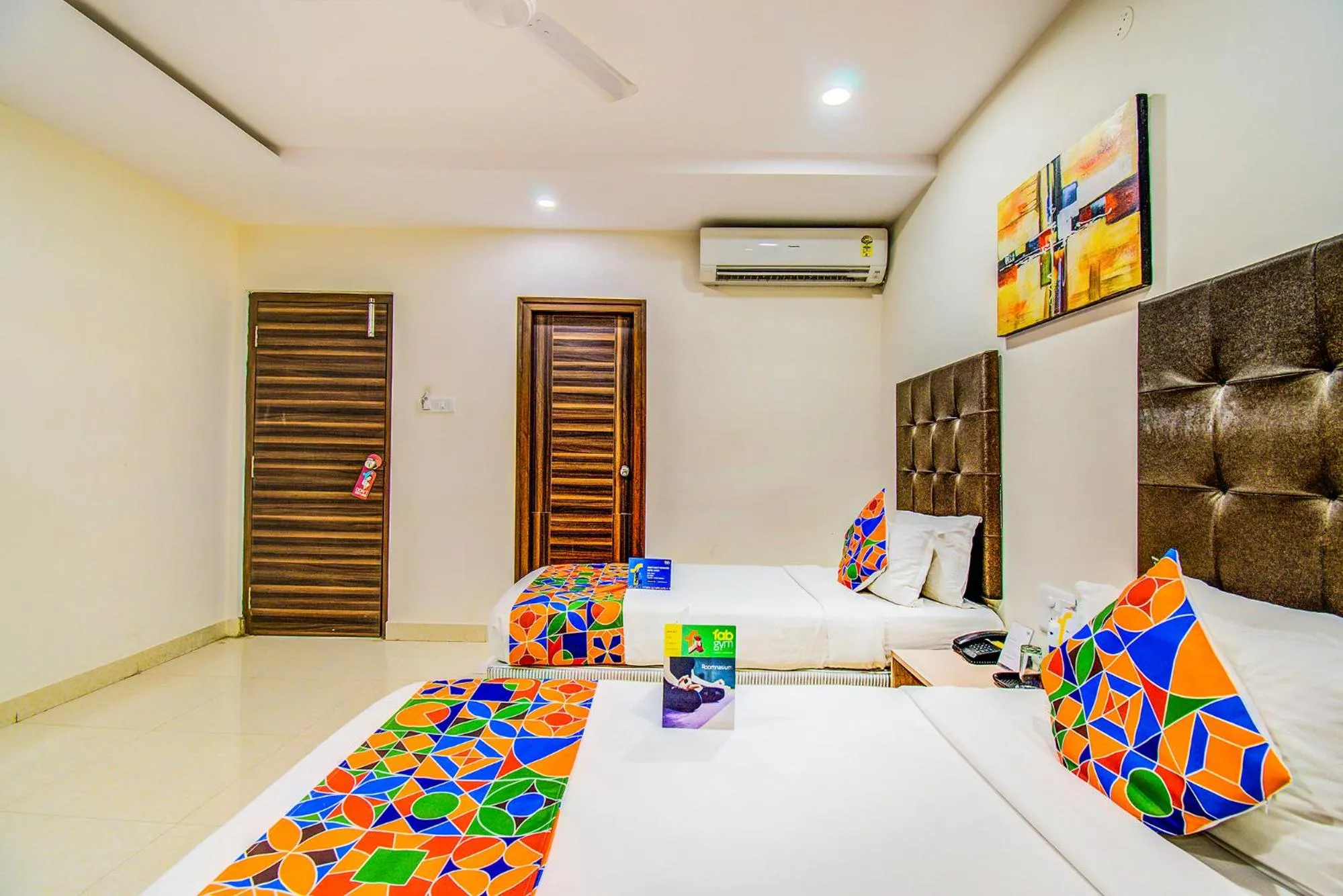 Bed in Fabhotel Pearl City - Nr Jubilee Enclave, Hitech City