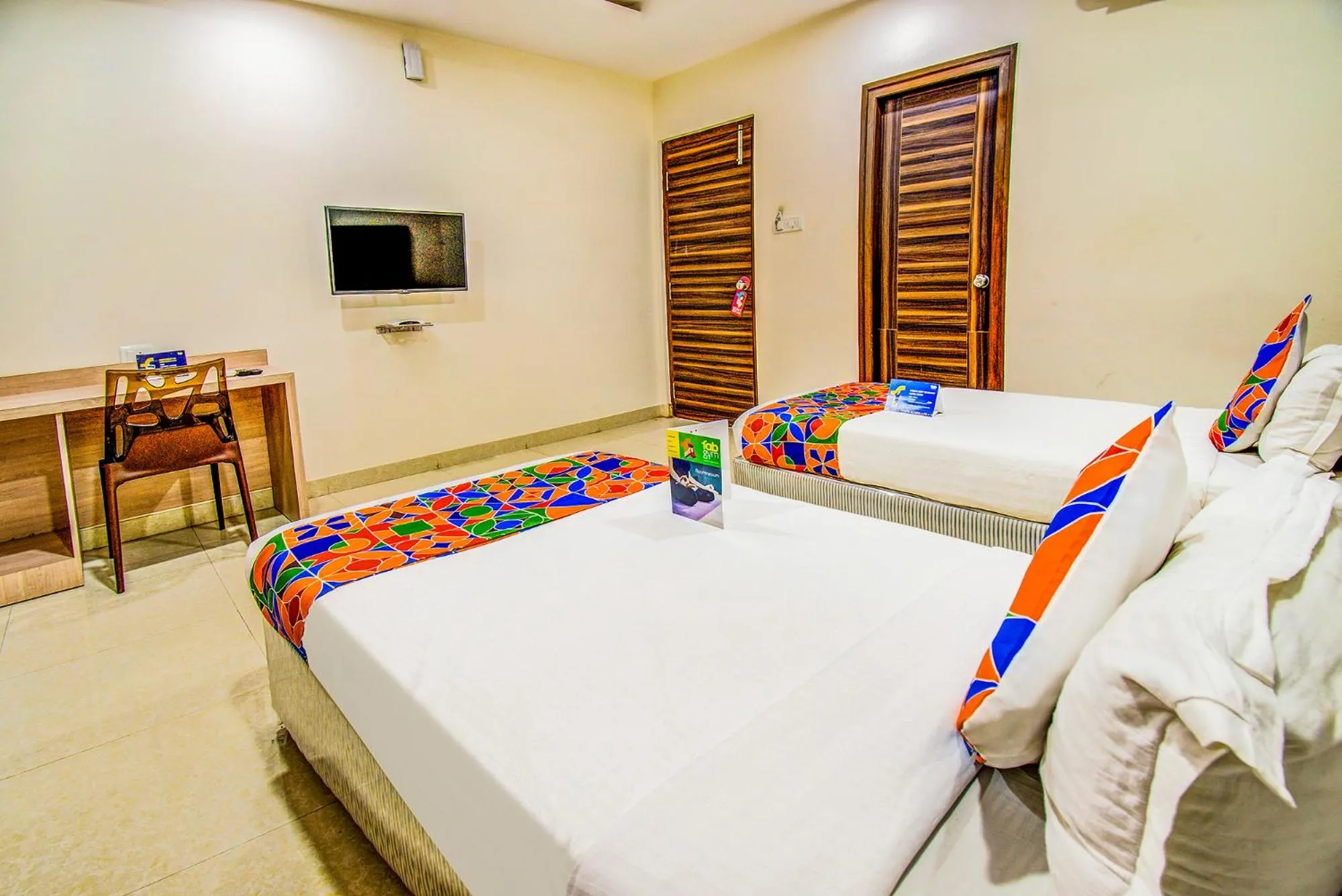 Bed in Fabhotel Pearl City - Nr Jubilee Enclave, Hitech City