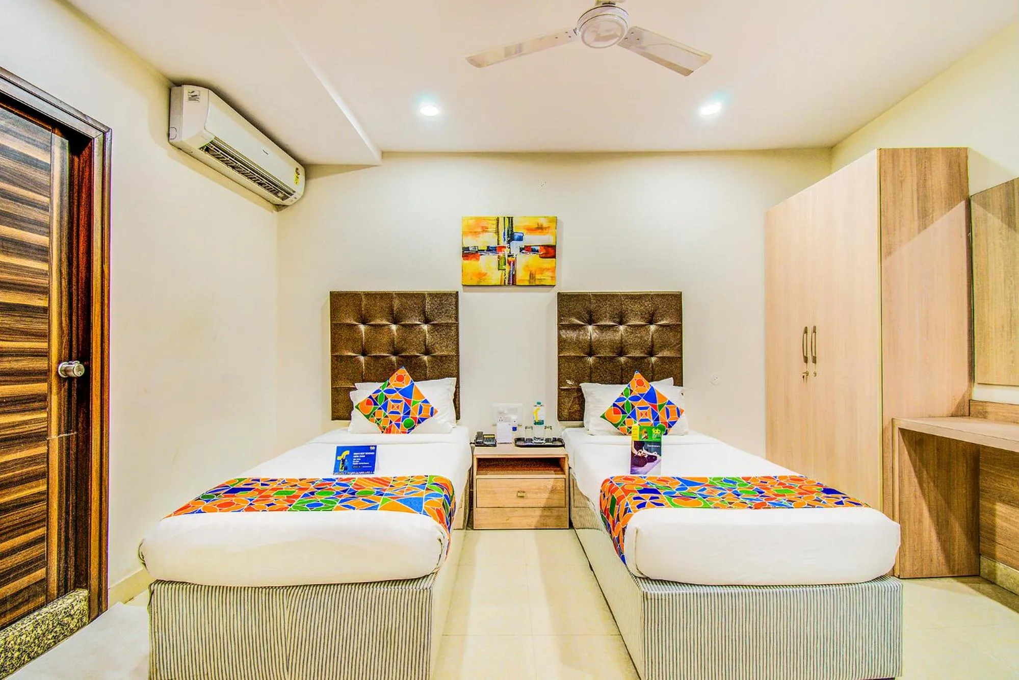 Bed in Fabhotel Pearl City - Nr Jubilee Enclave, Hitech City