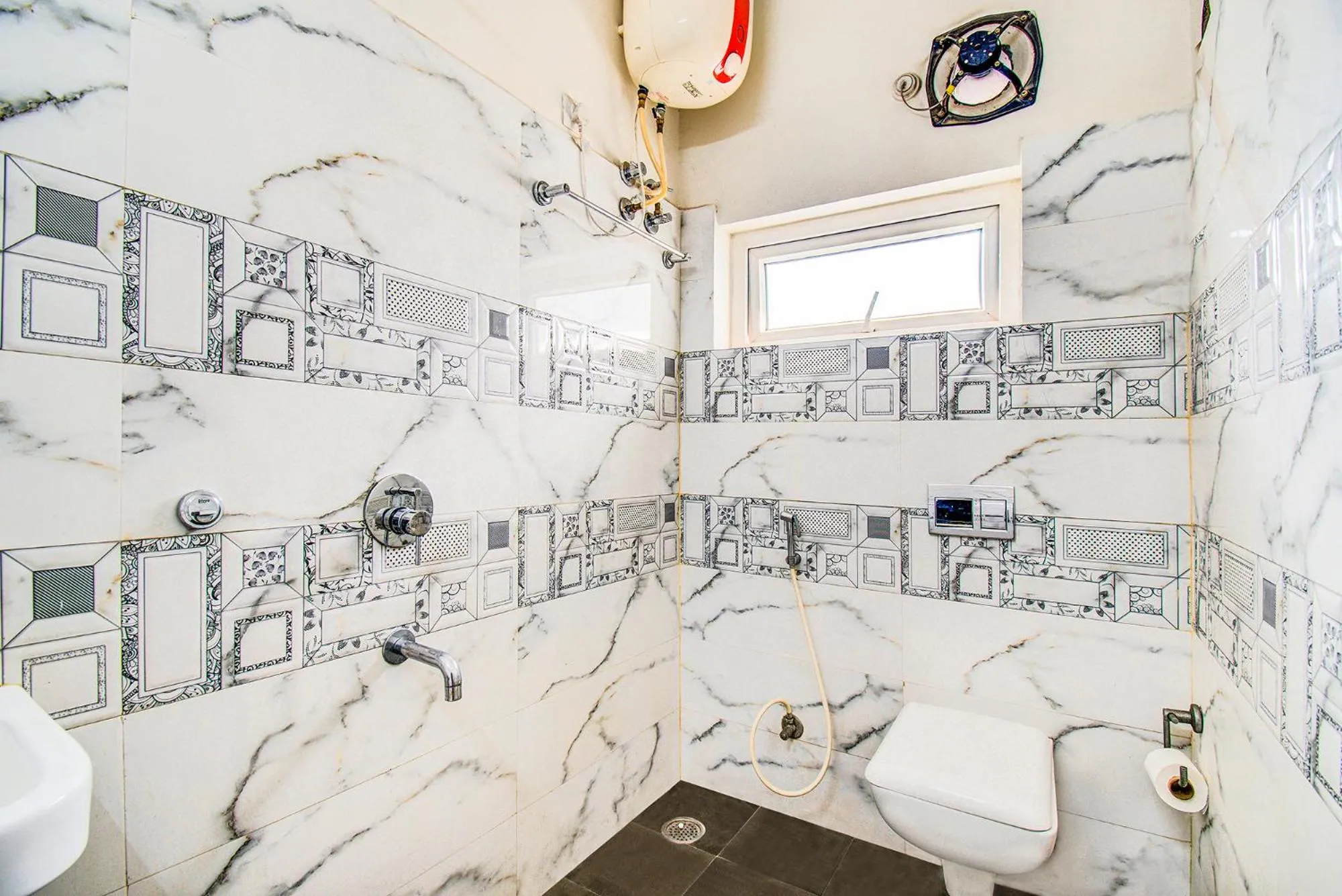 Bathroom in Fabhotel Pearl City - Nr Jubilee Enclave, Hitech City