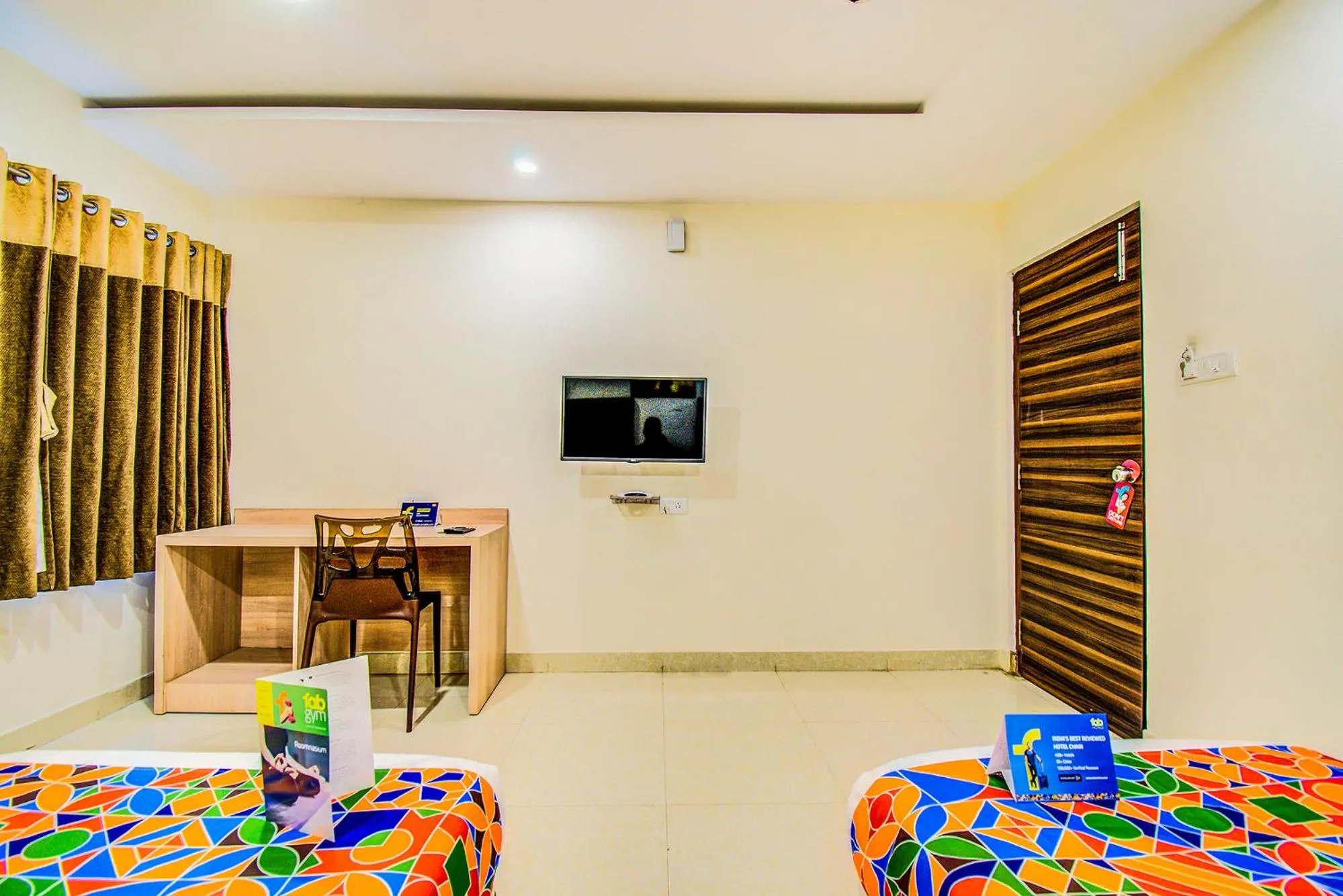 Bed in Fabhotel Pearl City - Nr Jubilee Enclave, Hitech City