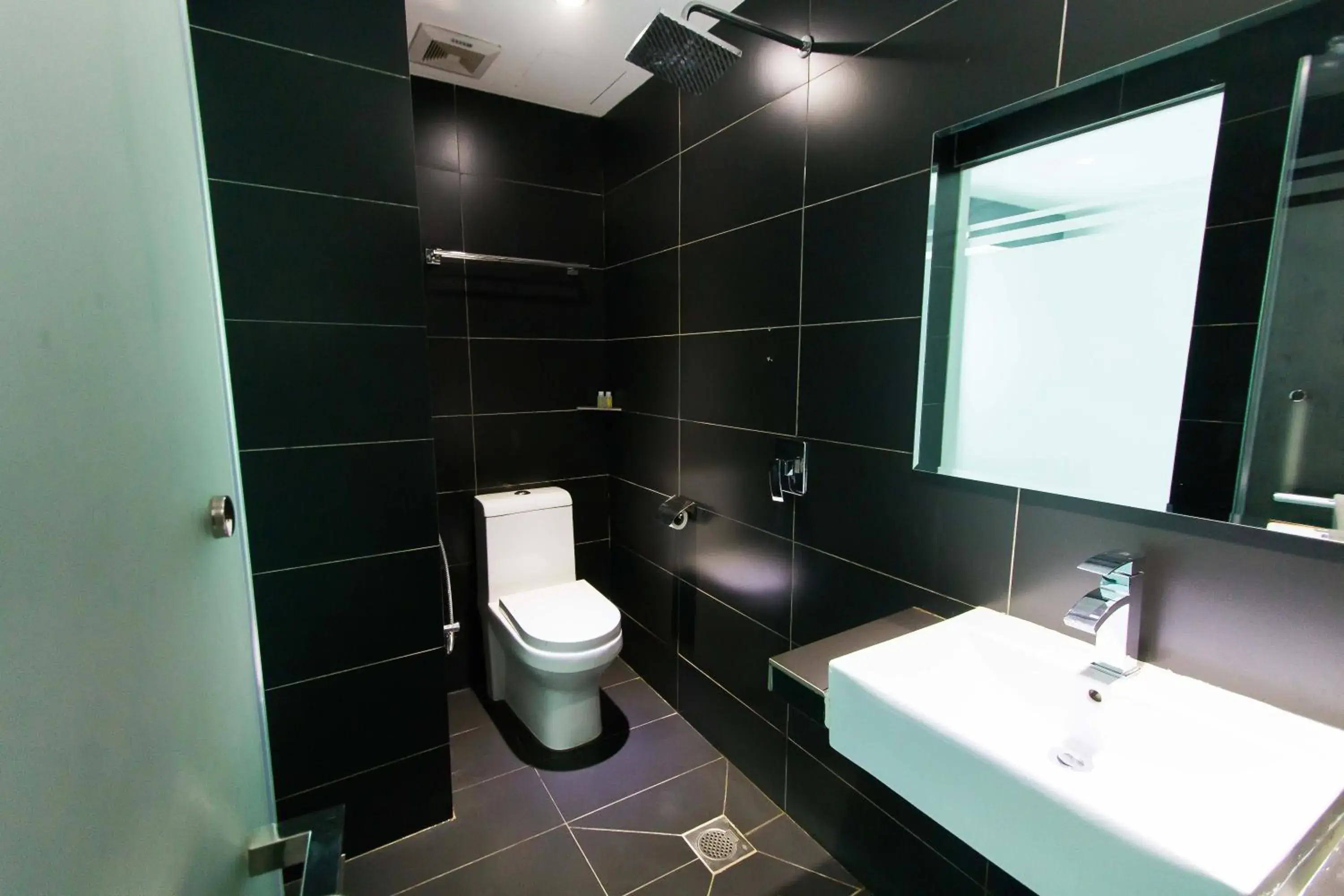 Bathroom in Hotel 99 Botanik Klang