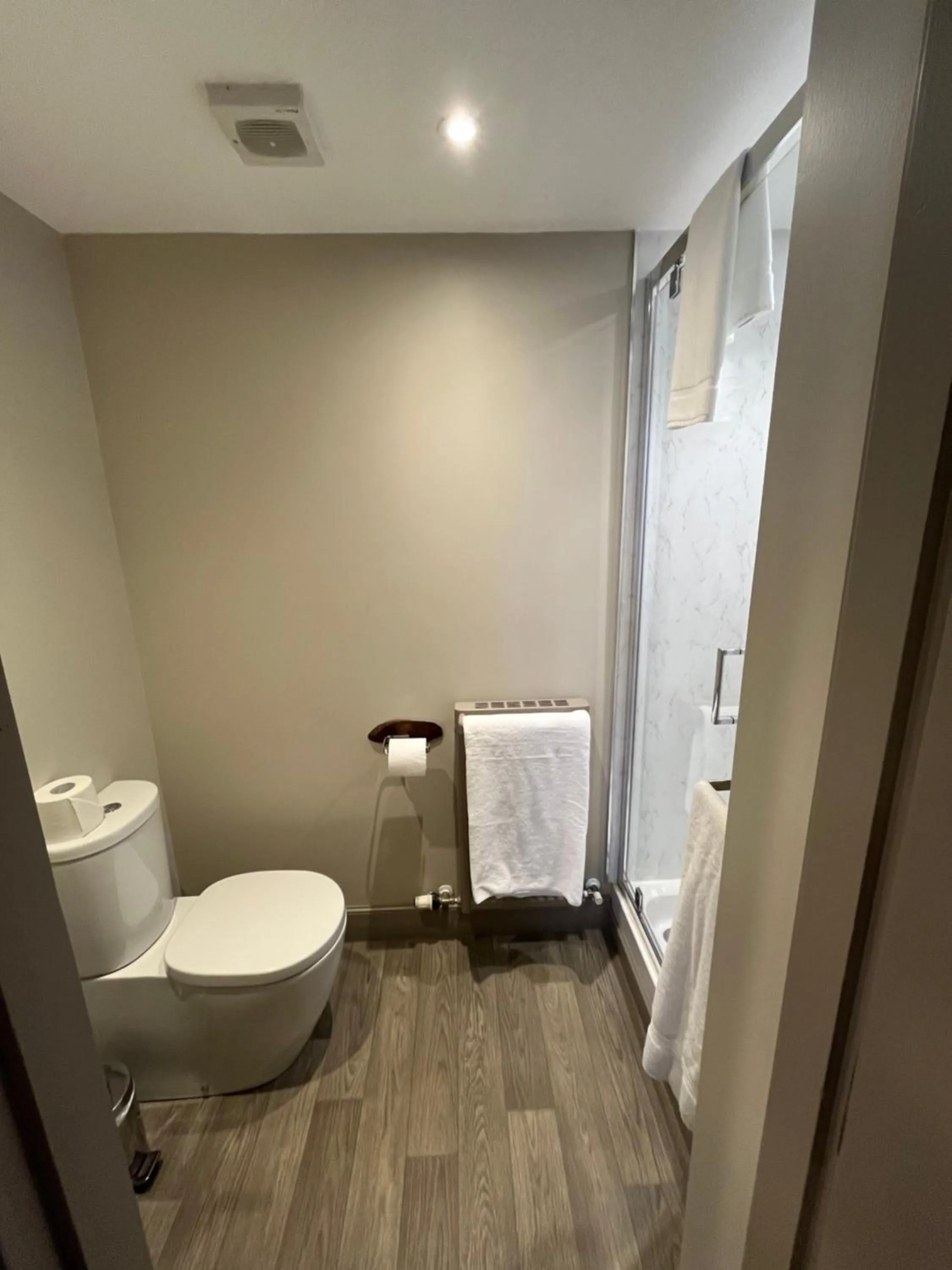 Bathroom in The Globe Inn