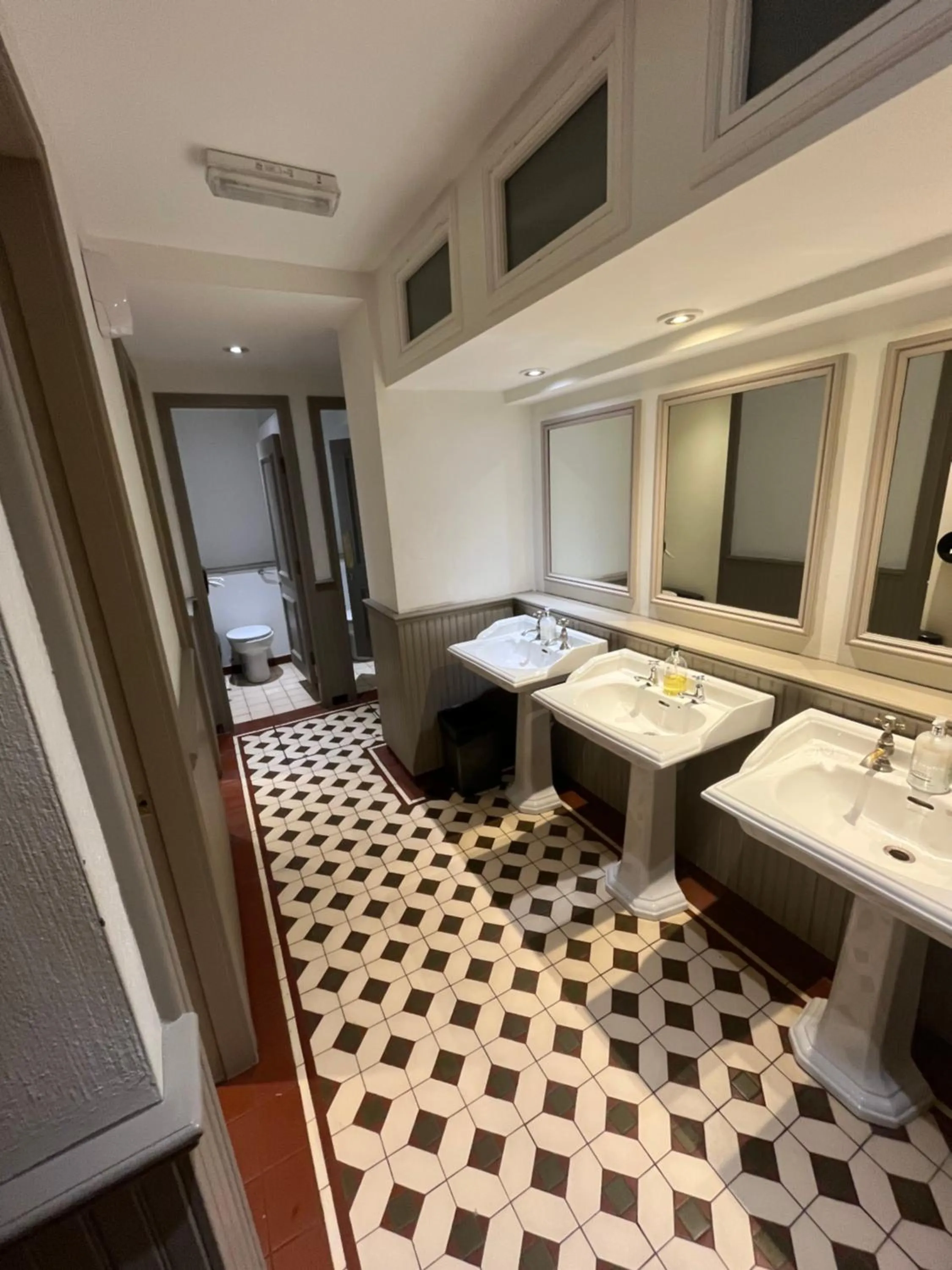 Bathroom in The Globe Inn