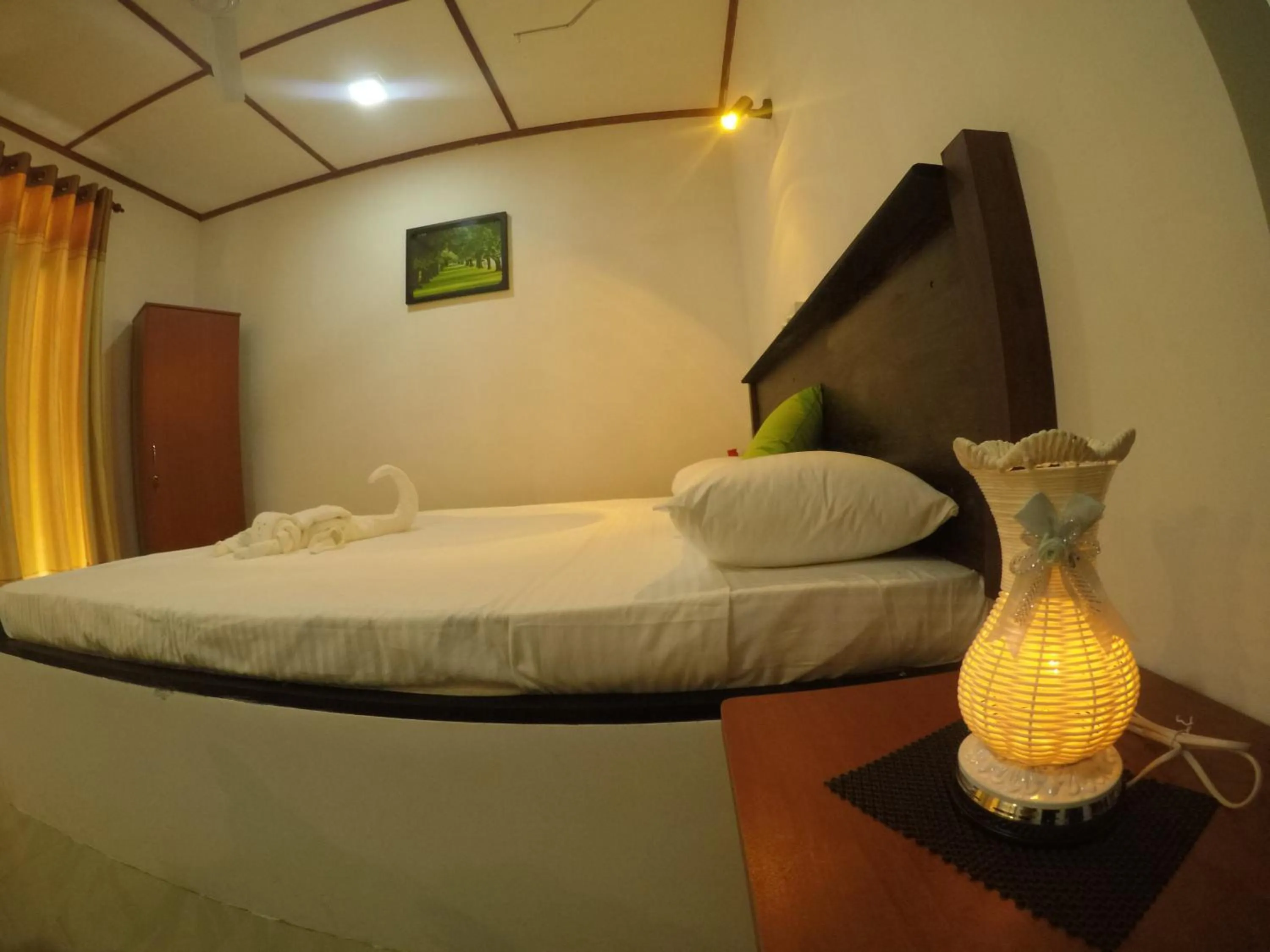 Staff, Bed in Susee Villa