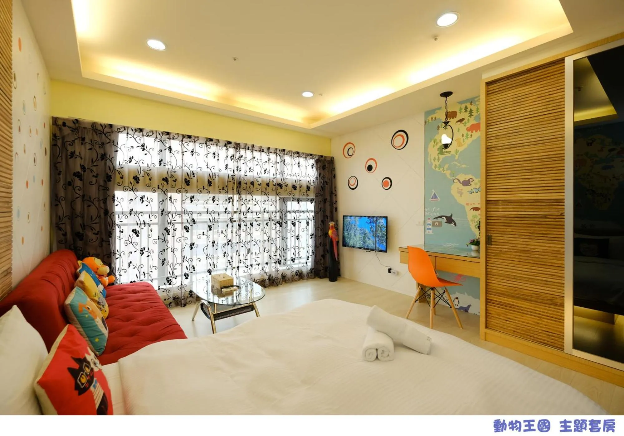 Photo of the whole room, Bed in 85 Asia Hotel