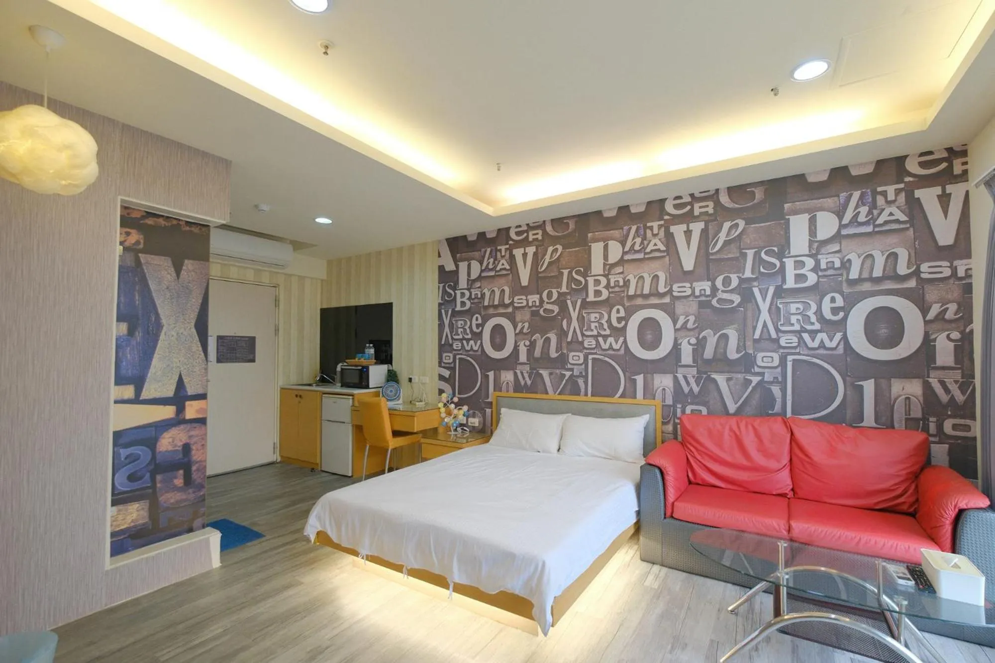 Photo of the whole room in 85 Asia Hotel