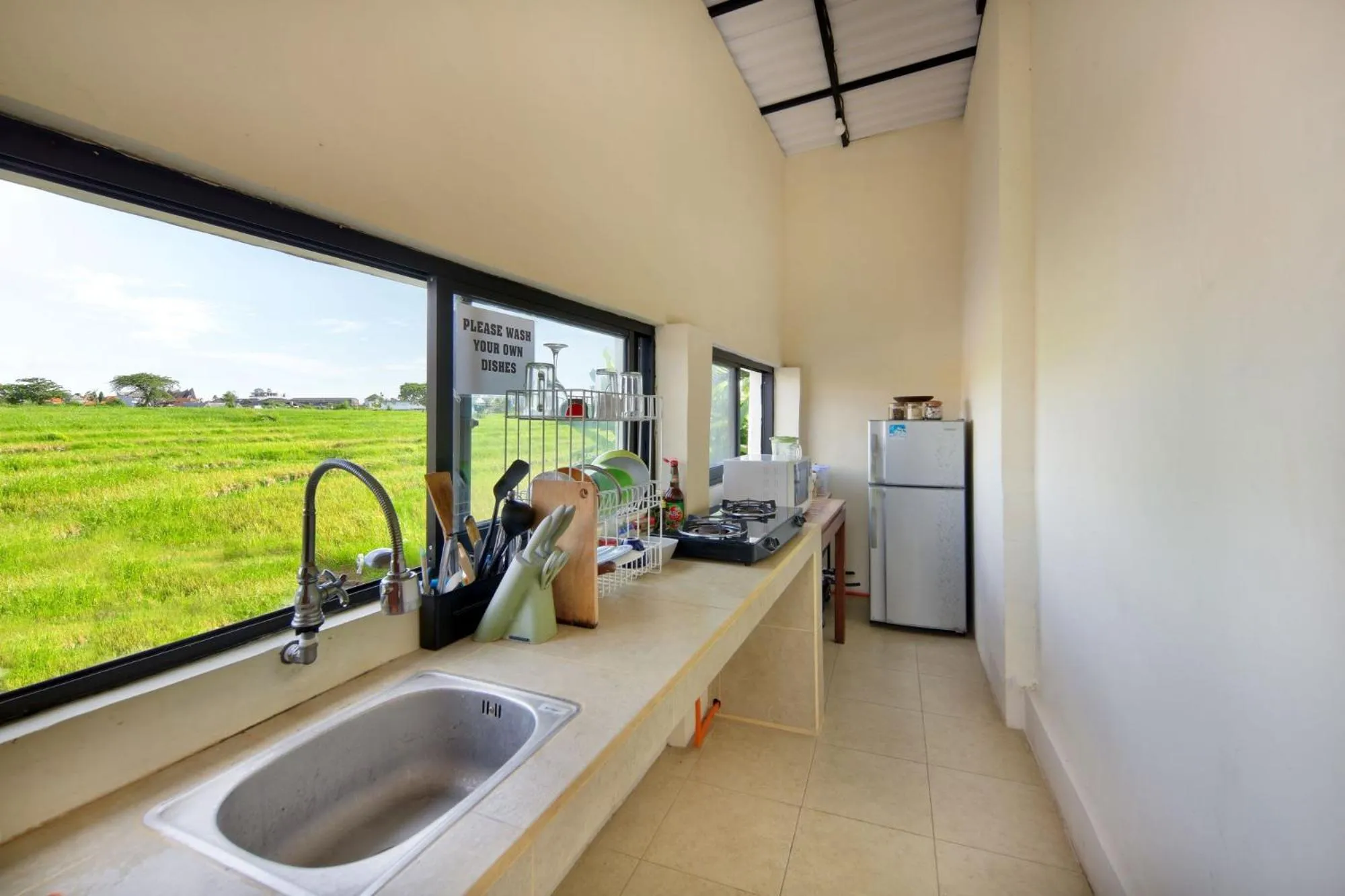 kitchen in Canggu Bona Kubu by Kamara