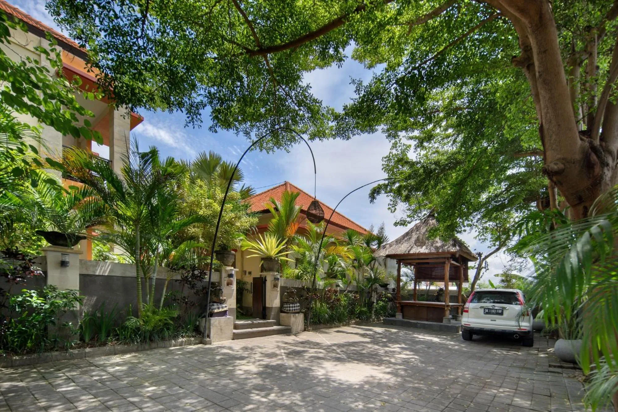 Facade/entrance in Canggu Bona Kubu by Kamara