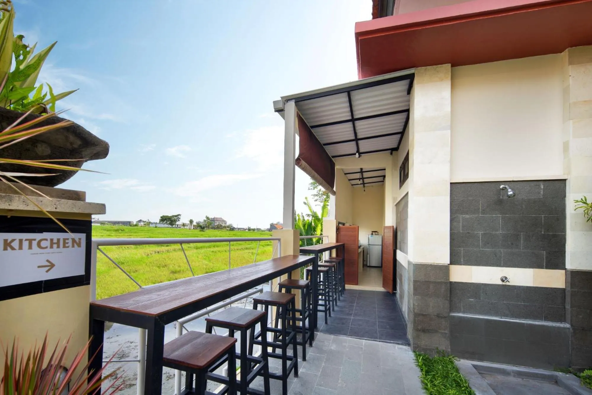 Communal kitchen in Canggu Bona Kubu by Kamara