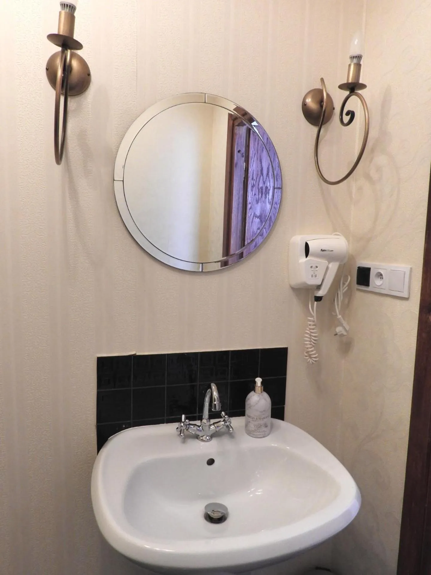 Bathroom in Matejki 8