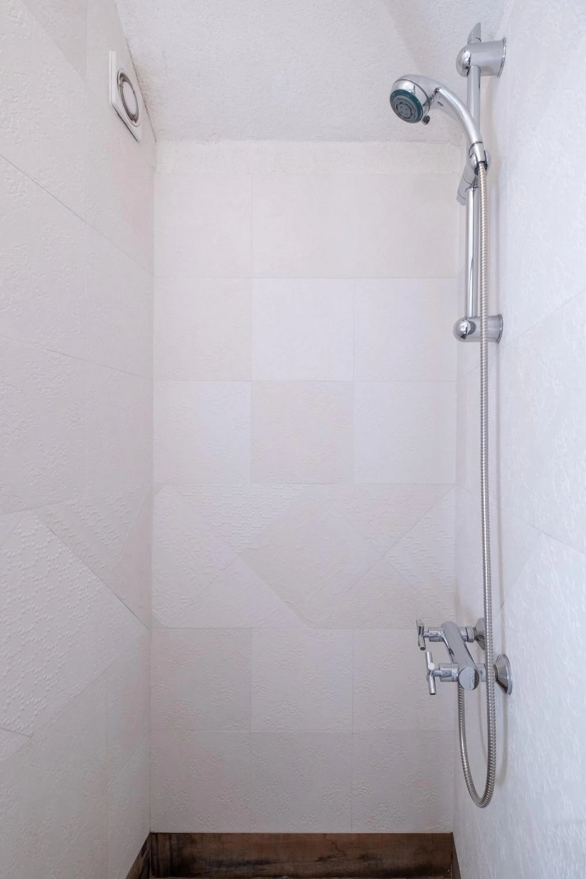 Bathroom in Blue Label Apart House