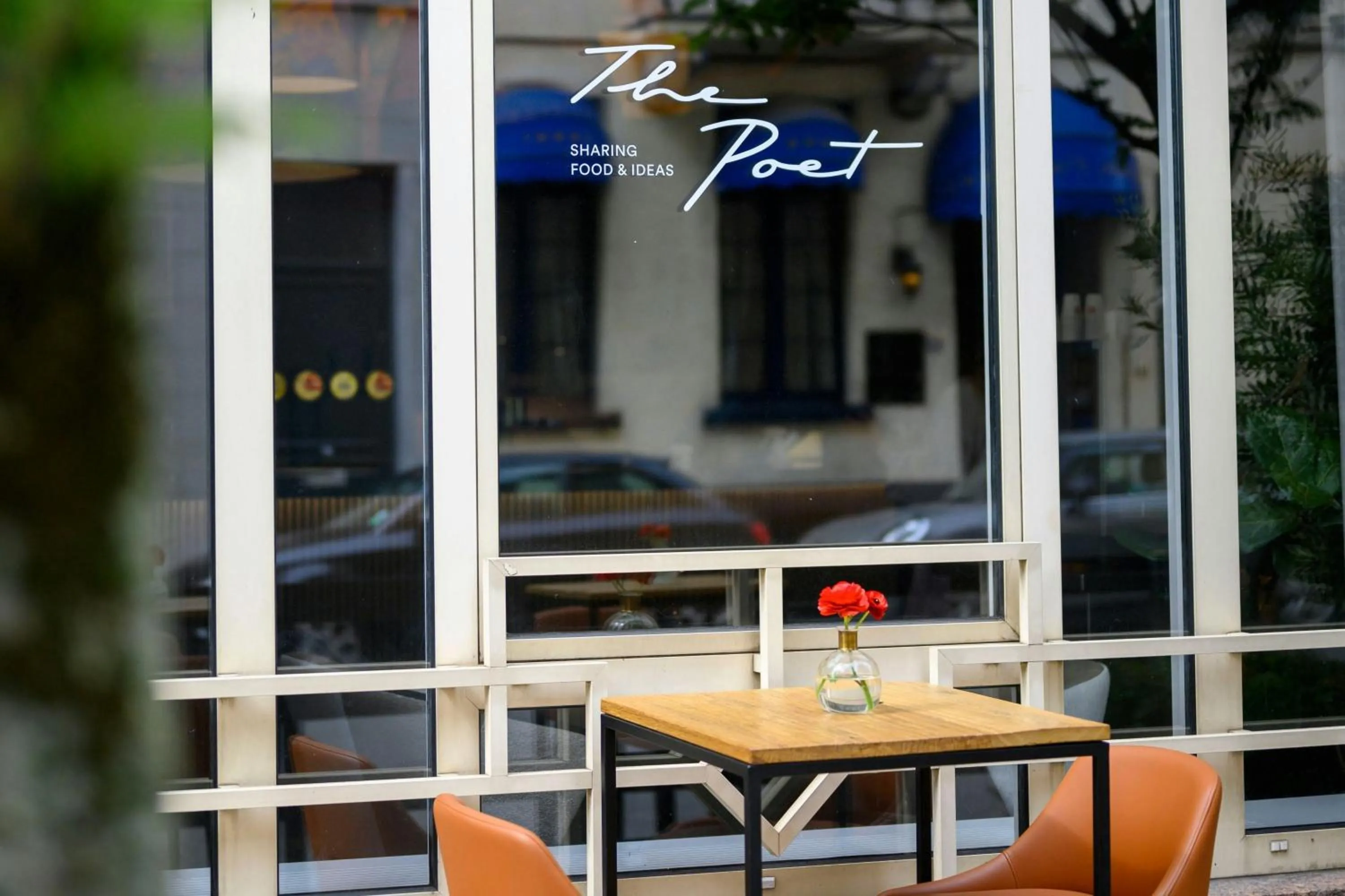 Restaurant/places to eat in Renaissance Brussels Hotel