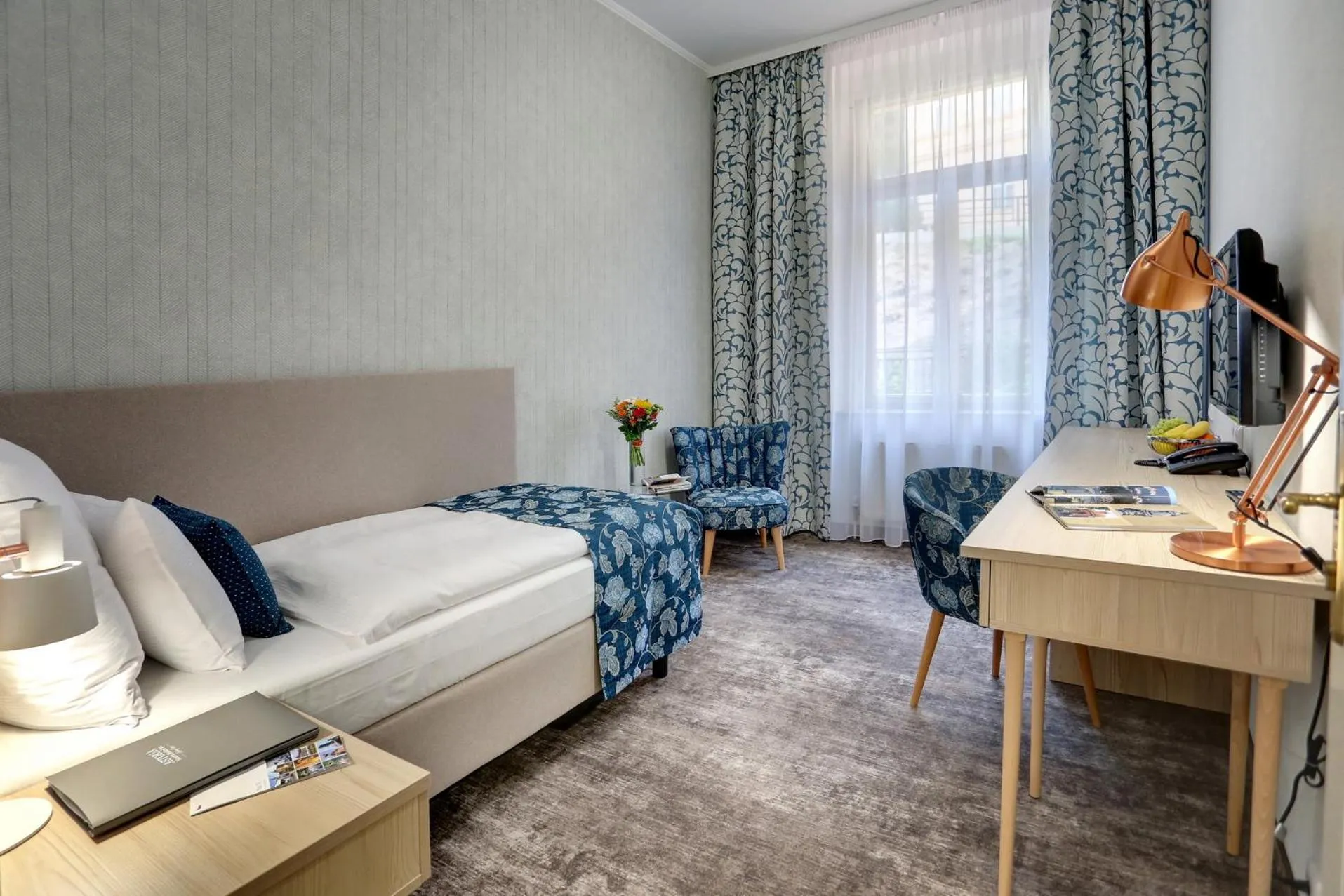 Bedroom, Bed in ASTORIA Hotel & Medical Spa