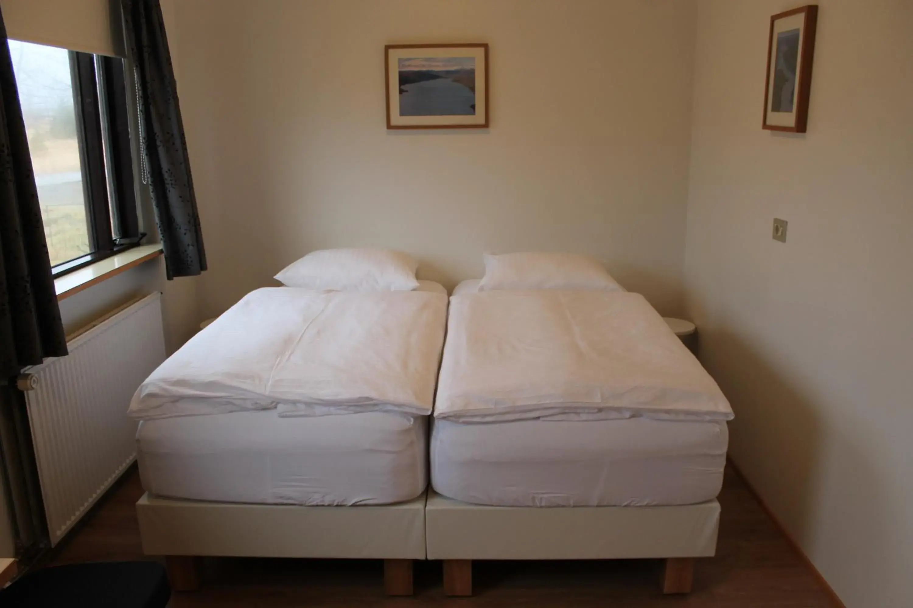 Twin Room with Shared Bathroom in Ormurinn Guesthouse Twin Room with Shared Bathroom in Ormurinn Guesthouse
